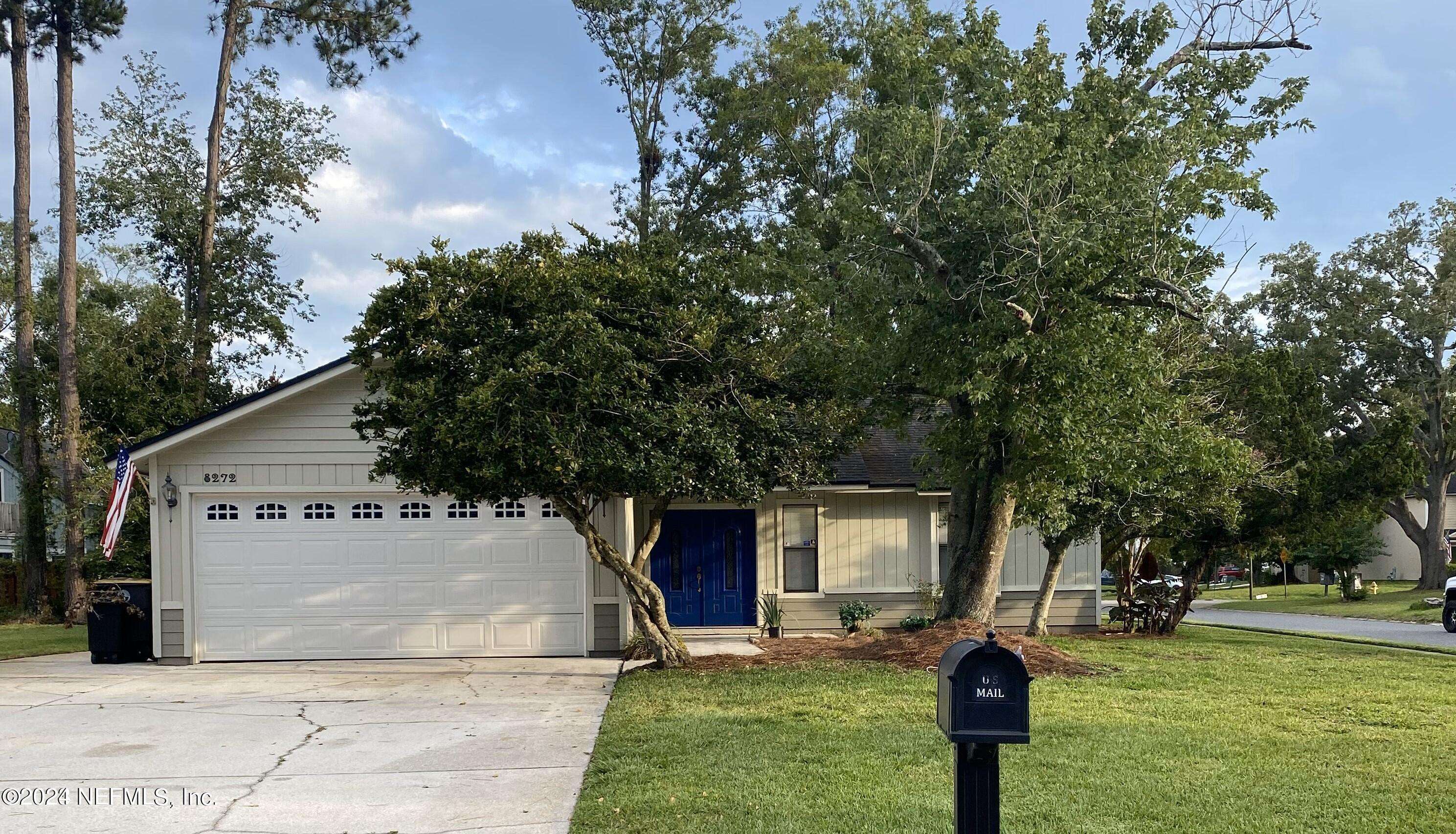 Jacksonville, FL 32244,8272 HONEYSUCKLE LN