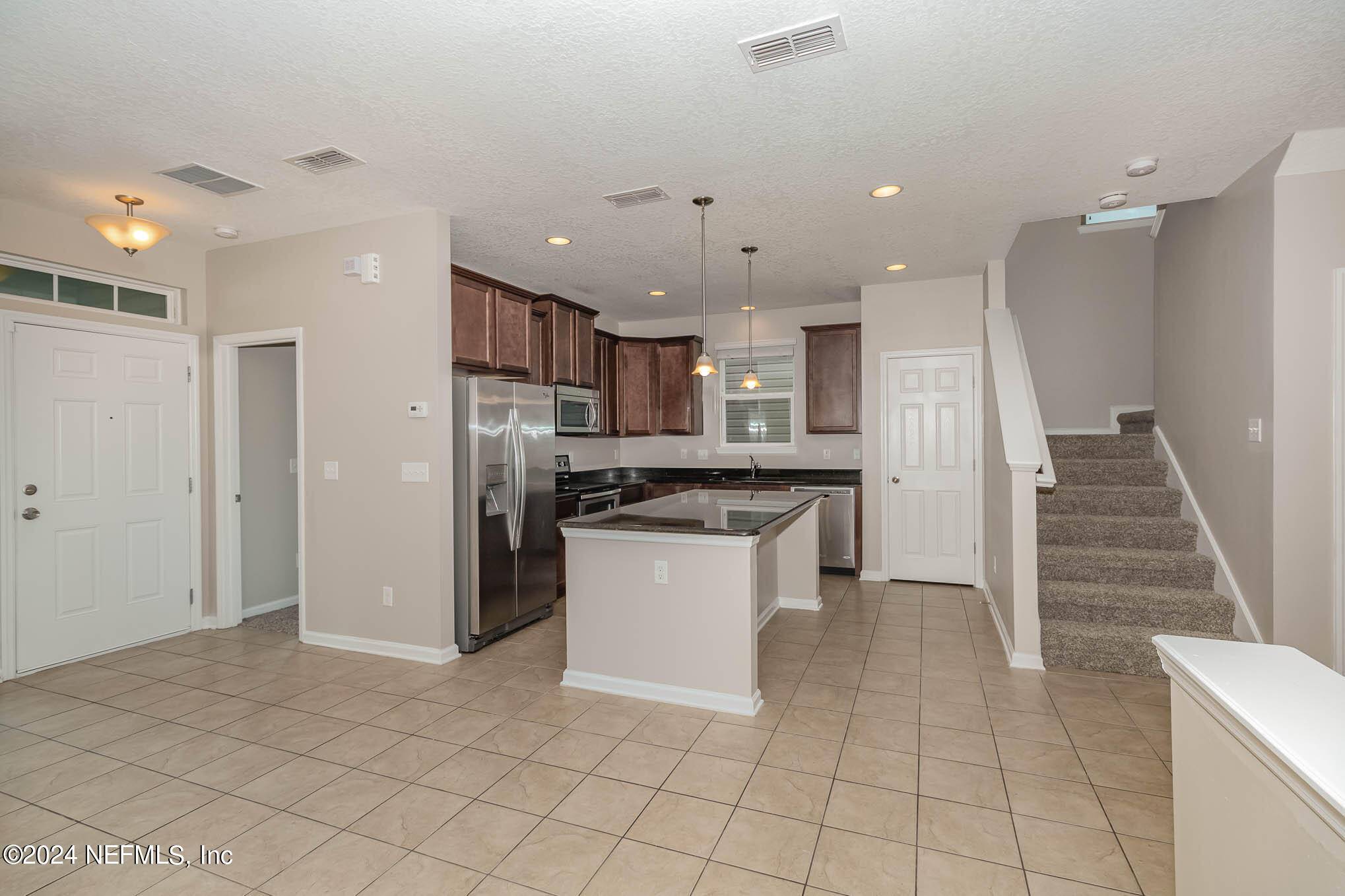 Orange Park, FL 32073,382 VINEYARD LN