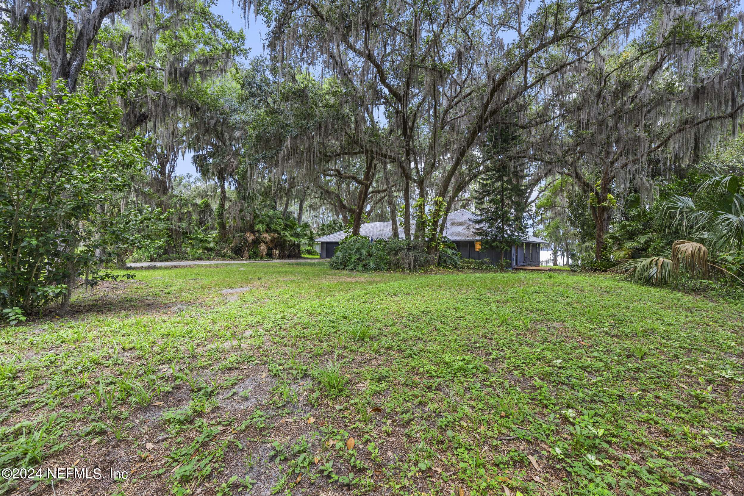 East Palatka, FL 32131,119 RIVERS EDGE DR