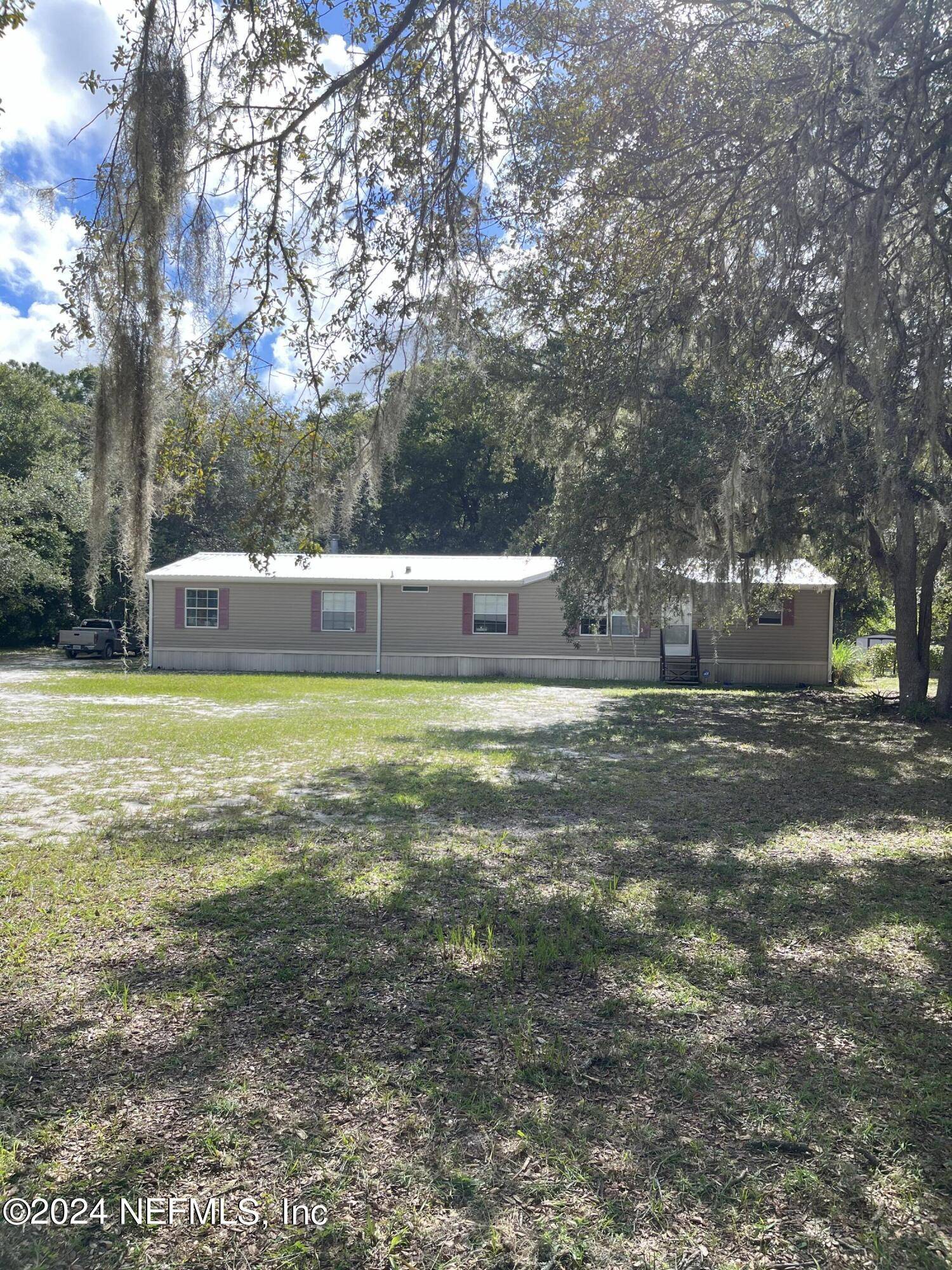 Satsuma, FL 32189,112 SHADY OAK DR