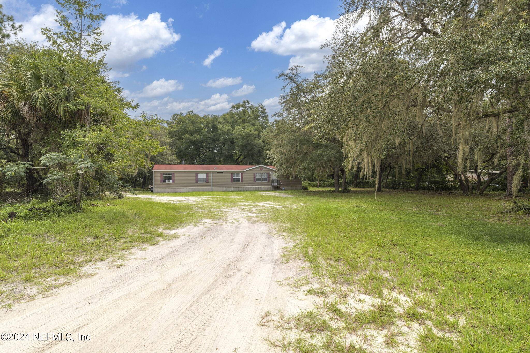 Satsuma, FL 32189,112 SHADY OAK DR