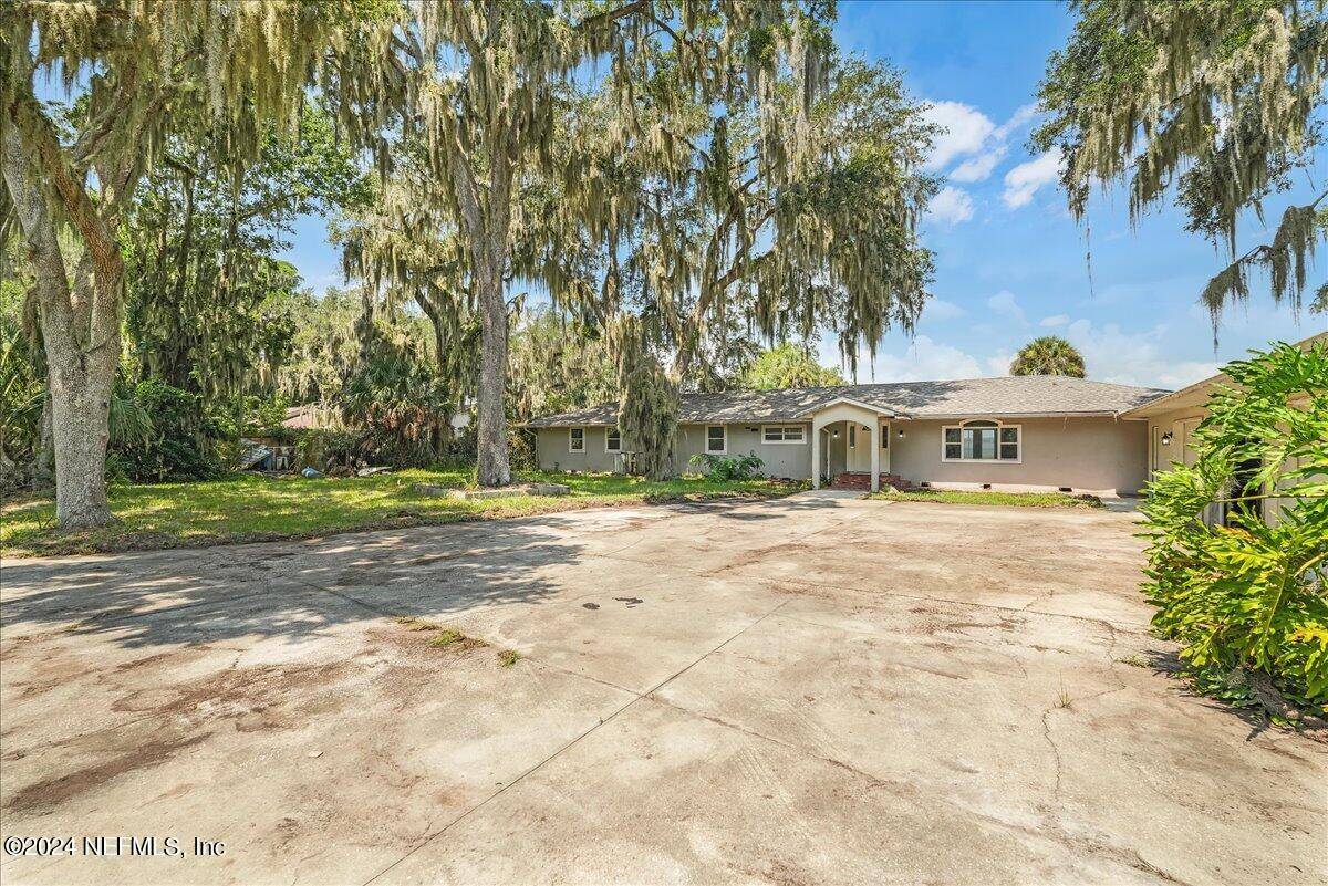 East Palatka, FL 32131,157 W GRANDVIEW DR