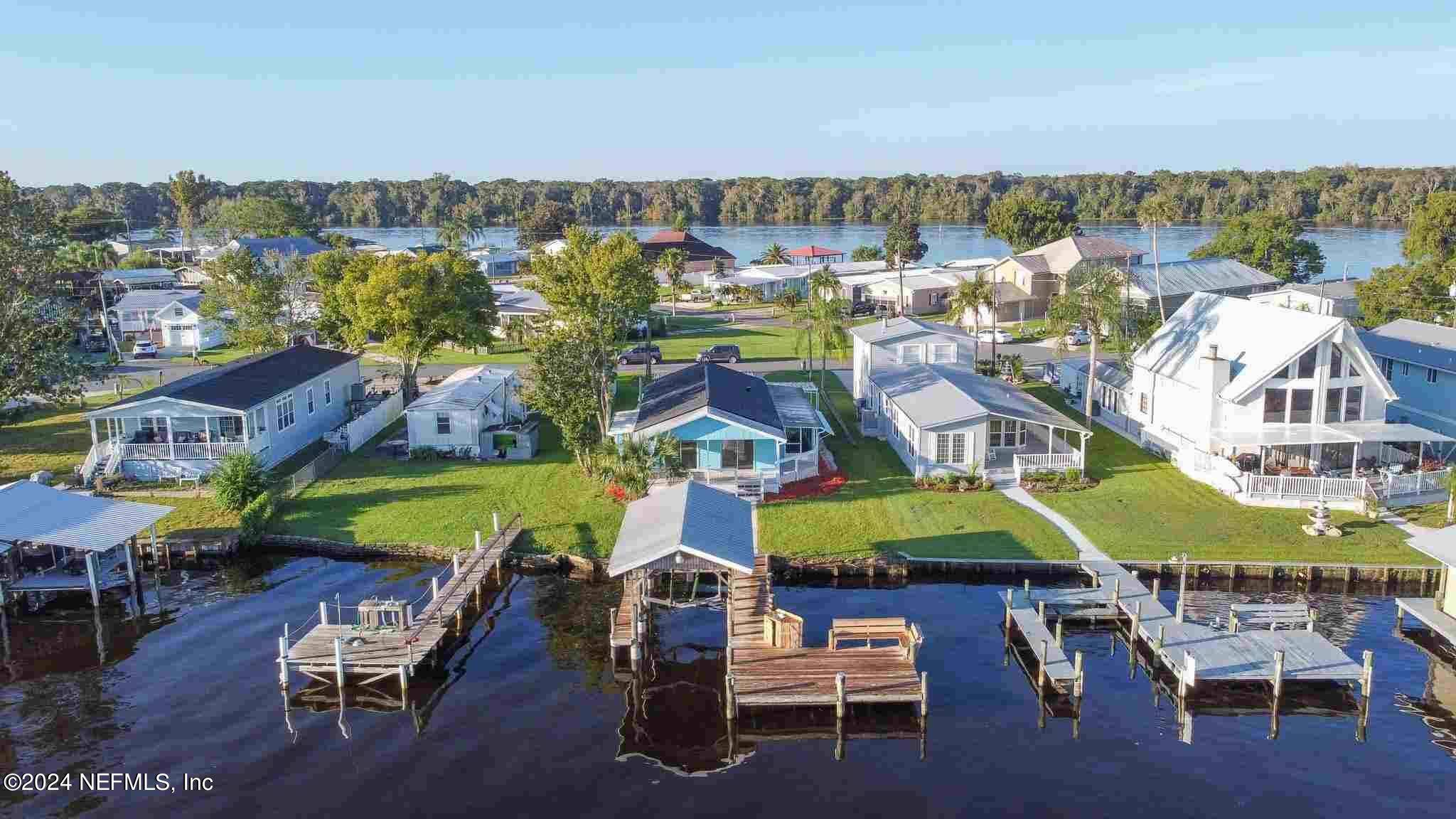 Welaka, FL 32189,198 SPORTSMAN DR