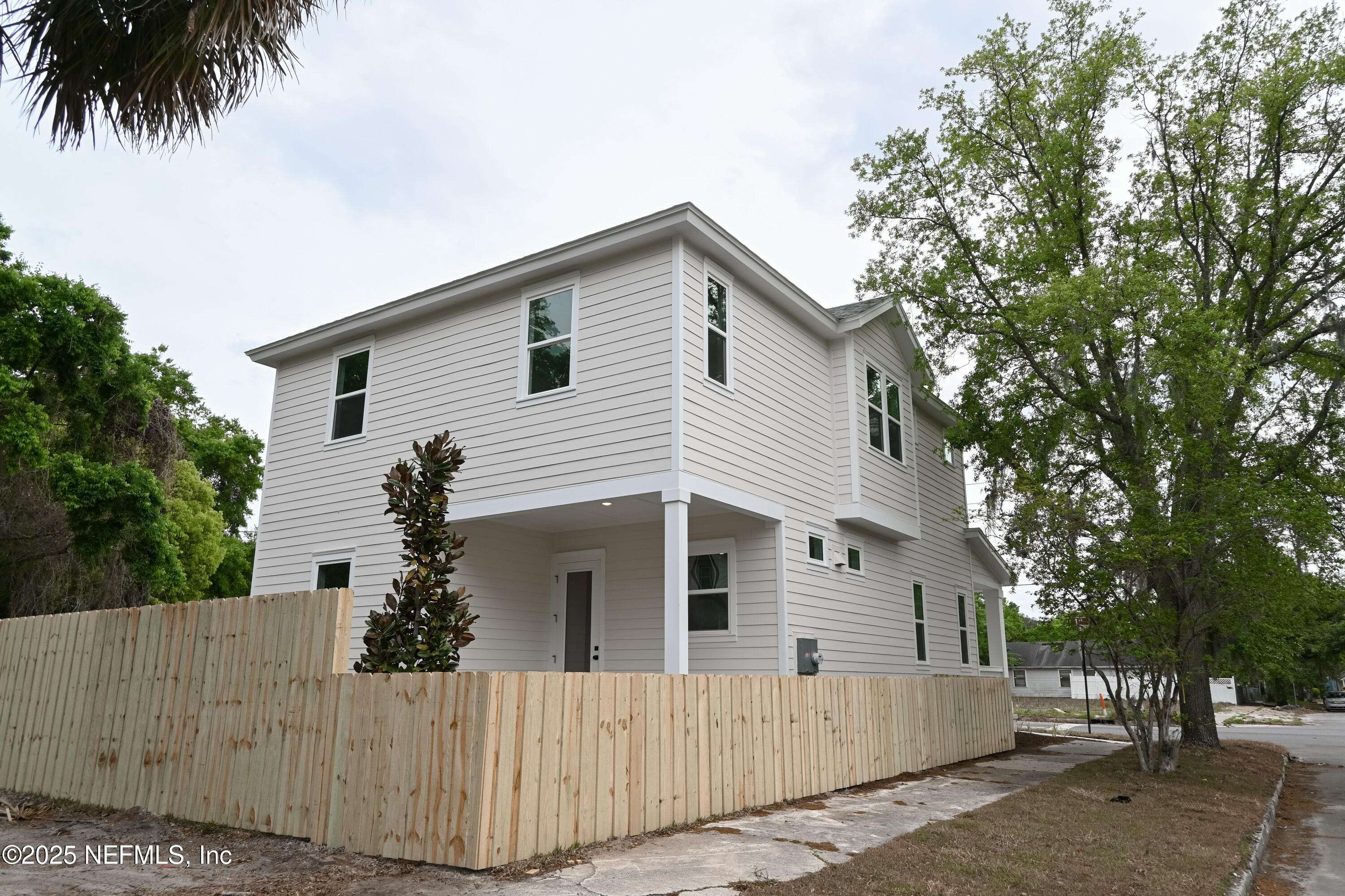 Jacksonville, FL 32206,411 E 1ST ST