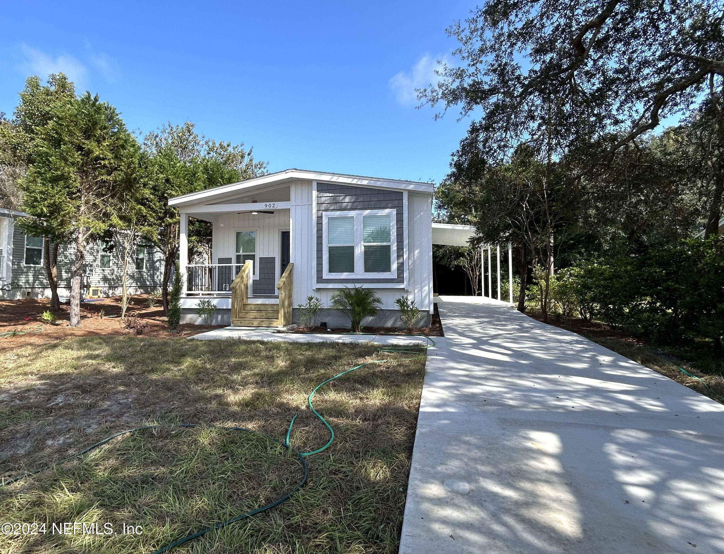 Fernandina Beach, FL 32034,902 S 11TH ST