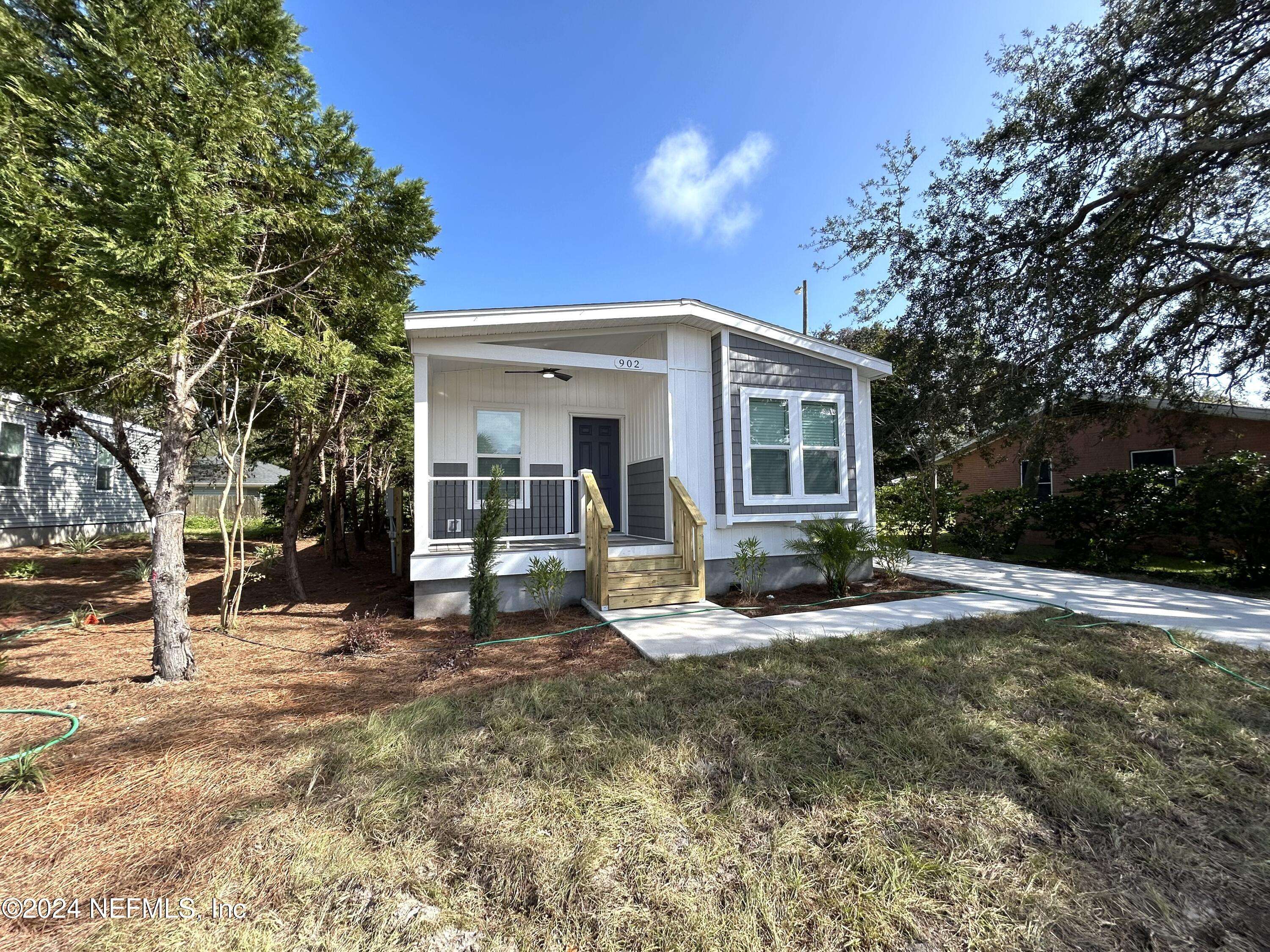 Fernandina Beach, FL 32034,902 S 11TH ST