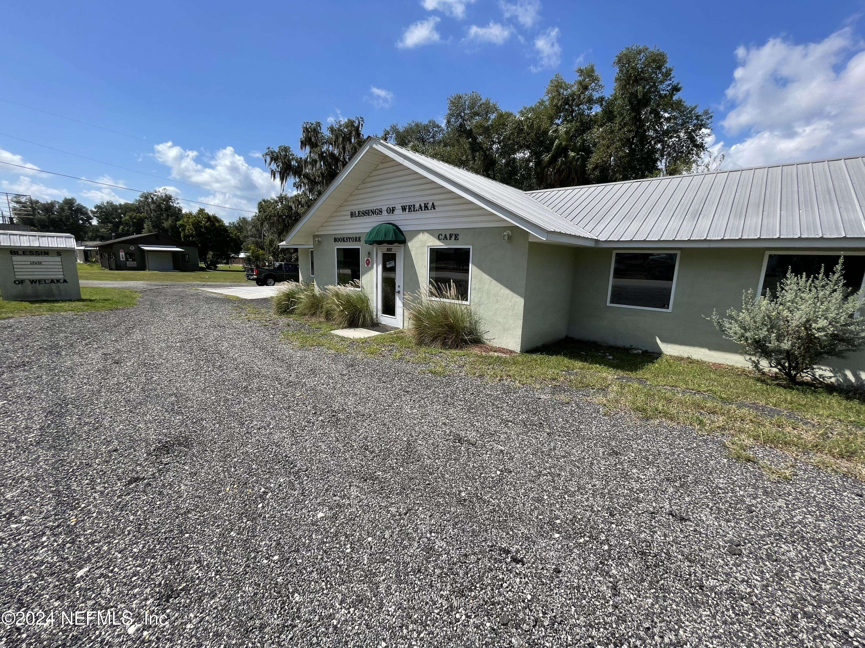 Welaka, FL 32189,667 3RD AVE