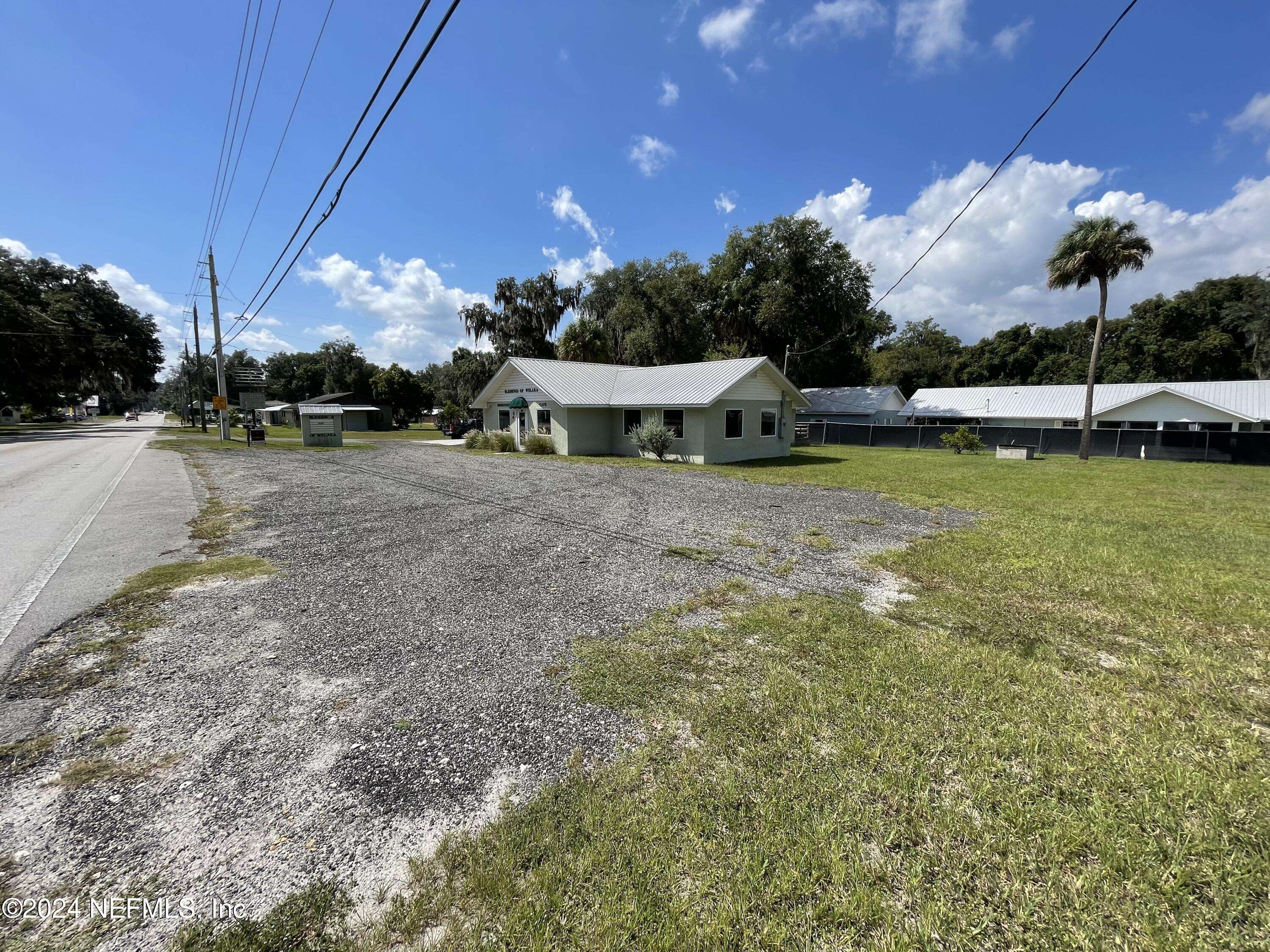 Welaka, FL 32189,667 3RD AVE