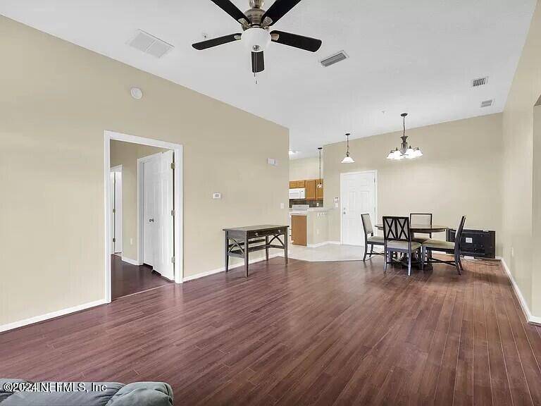 Jacksonville, FL 32244,6105 MAGGIES CIR #101