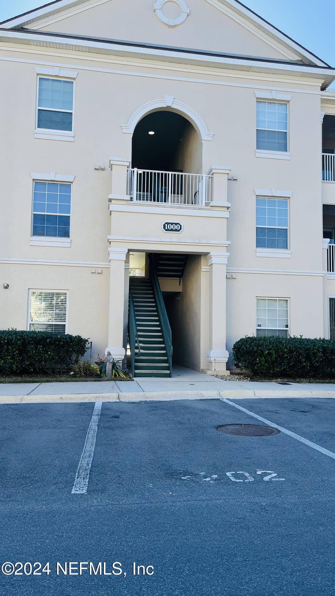 Jacksonville, FL 32216,8601 BEACH BLVD #1008