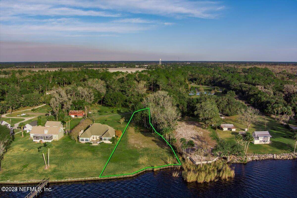 East Palatka, FL 32131,121 PEARCE LN