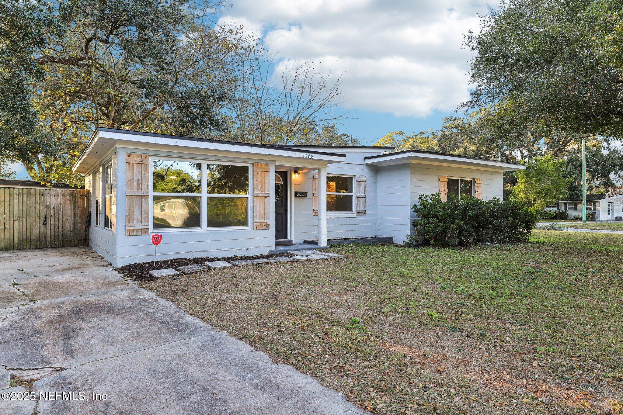 Jacksonville, FL 32211,1268 KING ARTHUR RD
