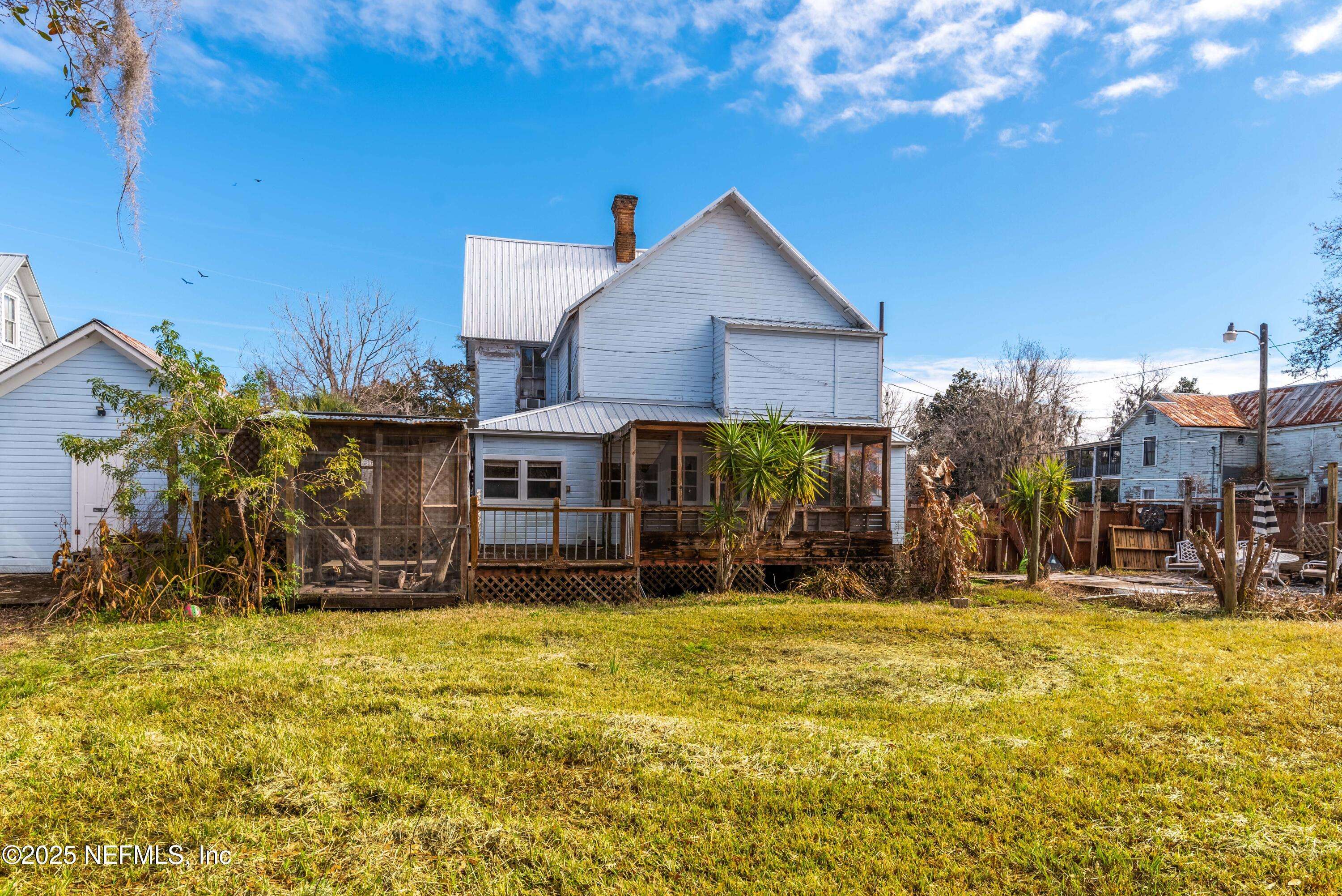 Starke, FL 32091,403 N WALNUT ST