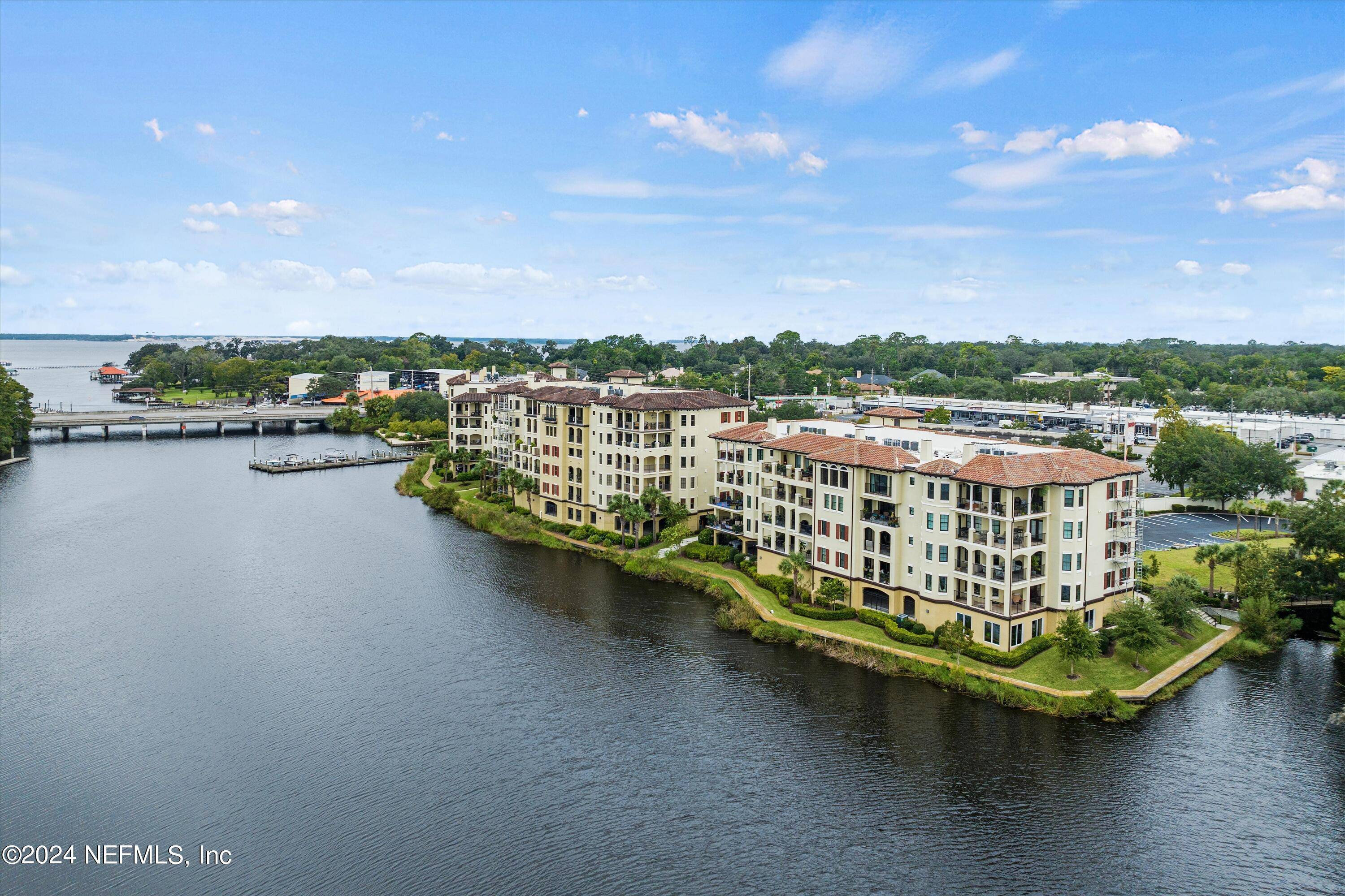 Jacksonville, FL 32217,3958 BAYMEADOWS RD #1204