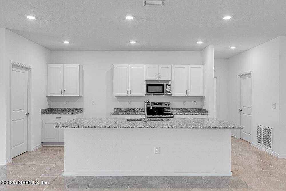 Jacksonville, FL 32219,8112 ARCHIBALD TER