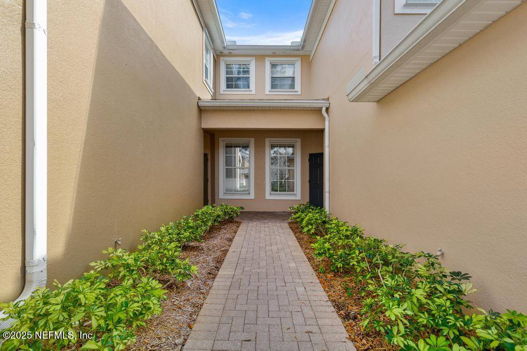 Jacksonville, FL 32256,8699 LITTLE SWIFT CIR #25G