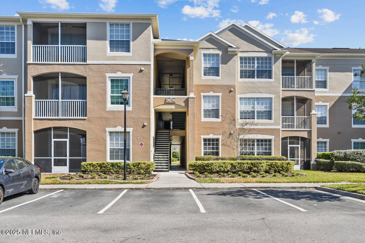Jacksonville, FL 32256,7990 BAYMEADOWS RD E #718