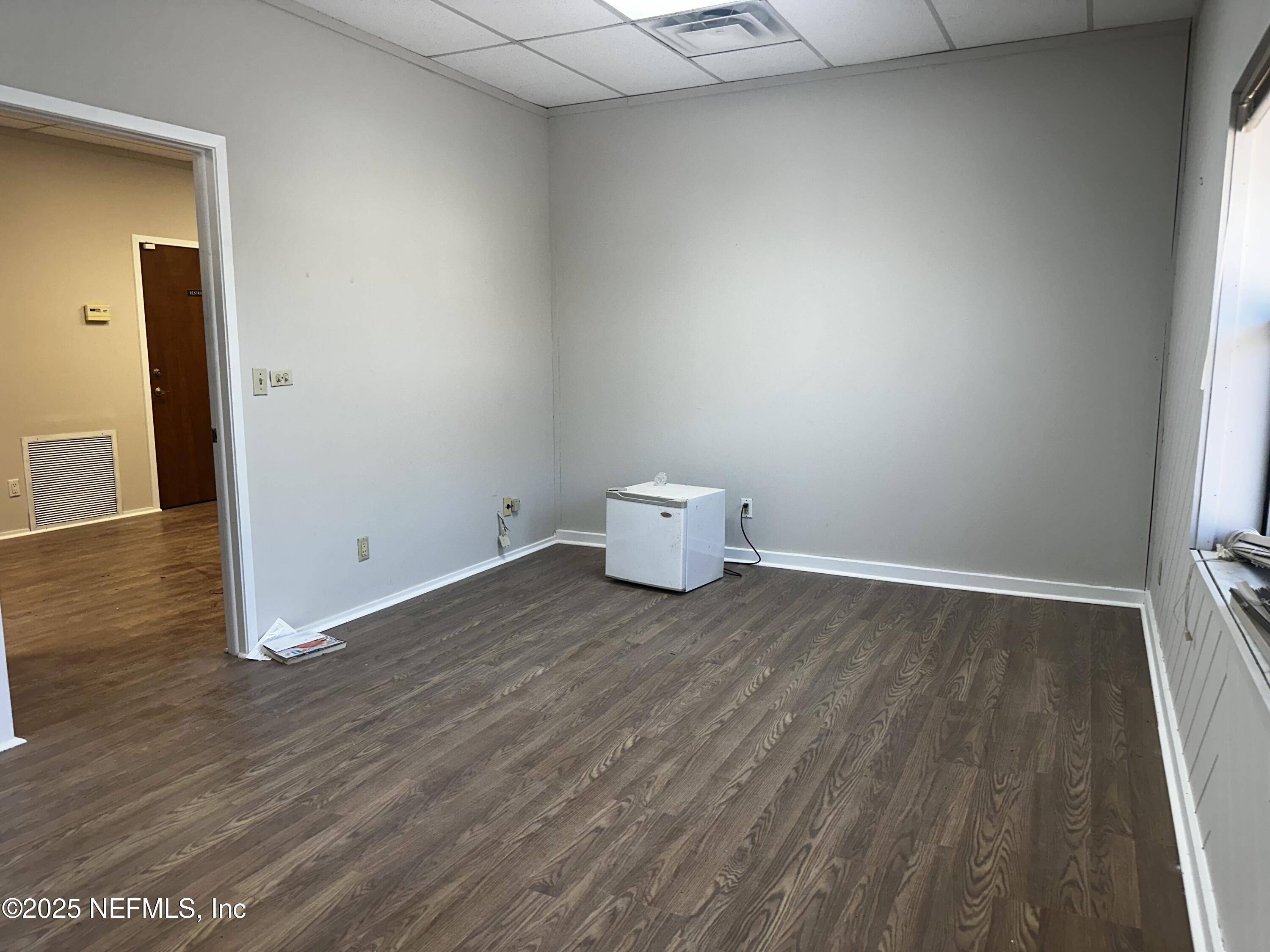 Jacksonville, FL 32256,8411 BAYMEADOWS WAY