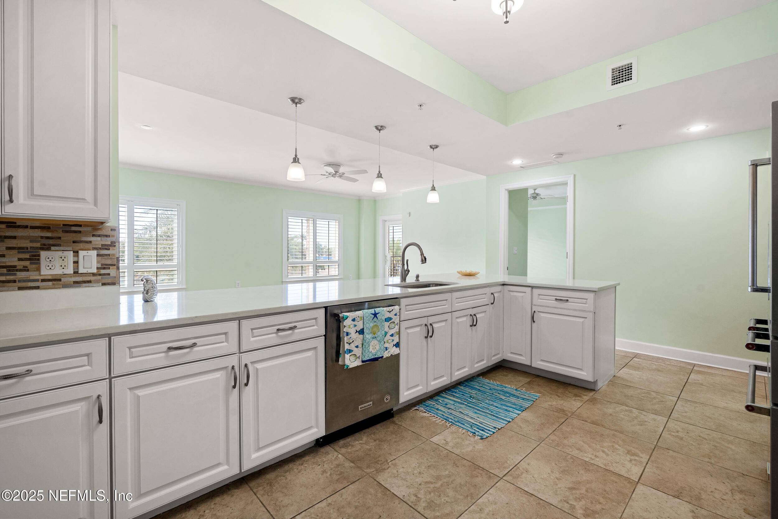 Jacksonville Beach, FL 32250,525 3RD ST N #303