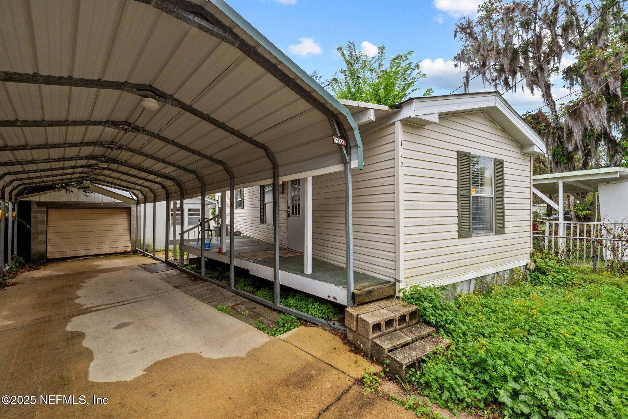 Satsuma, FL 32189,162 SMITH LN