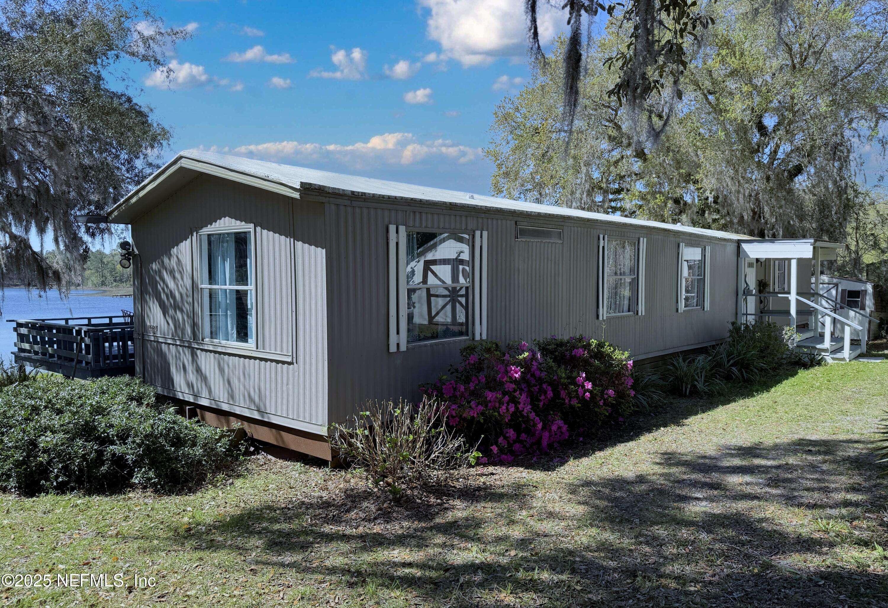 Hawthorne, FL 32640,115 LAKE SUSAN RD