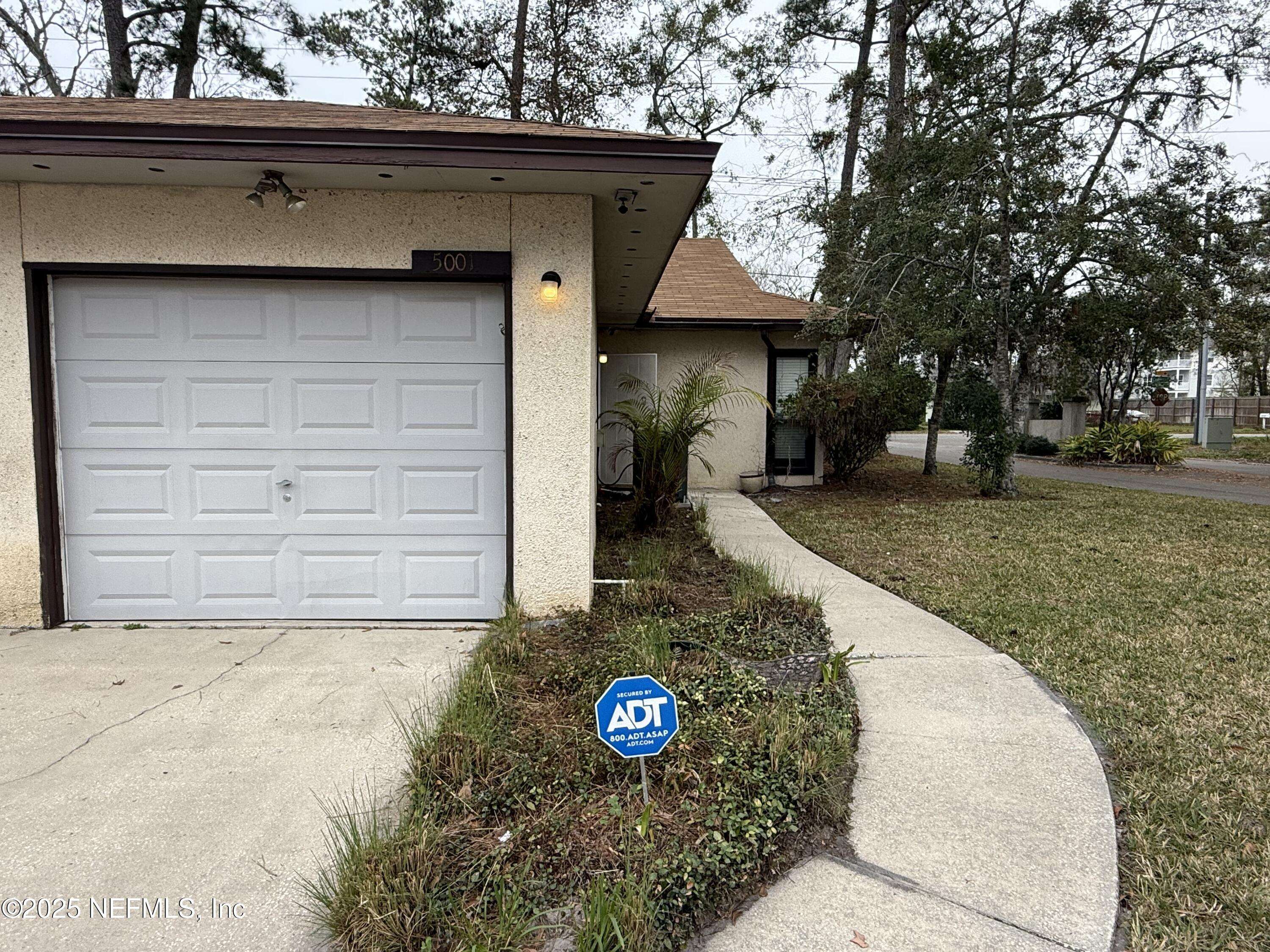 Jacksonville, FL 32244,5001 KNIGHTSBRIDGE CIR N
