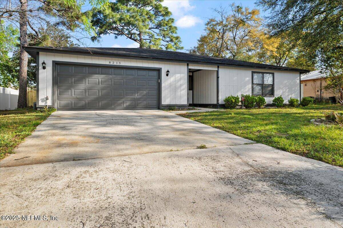 Jacksonville, FL 32210,8215 SAILMAKER LN