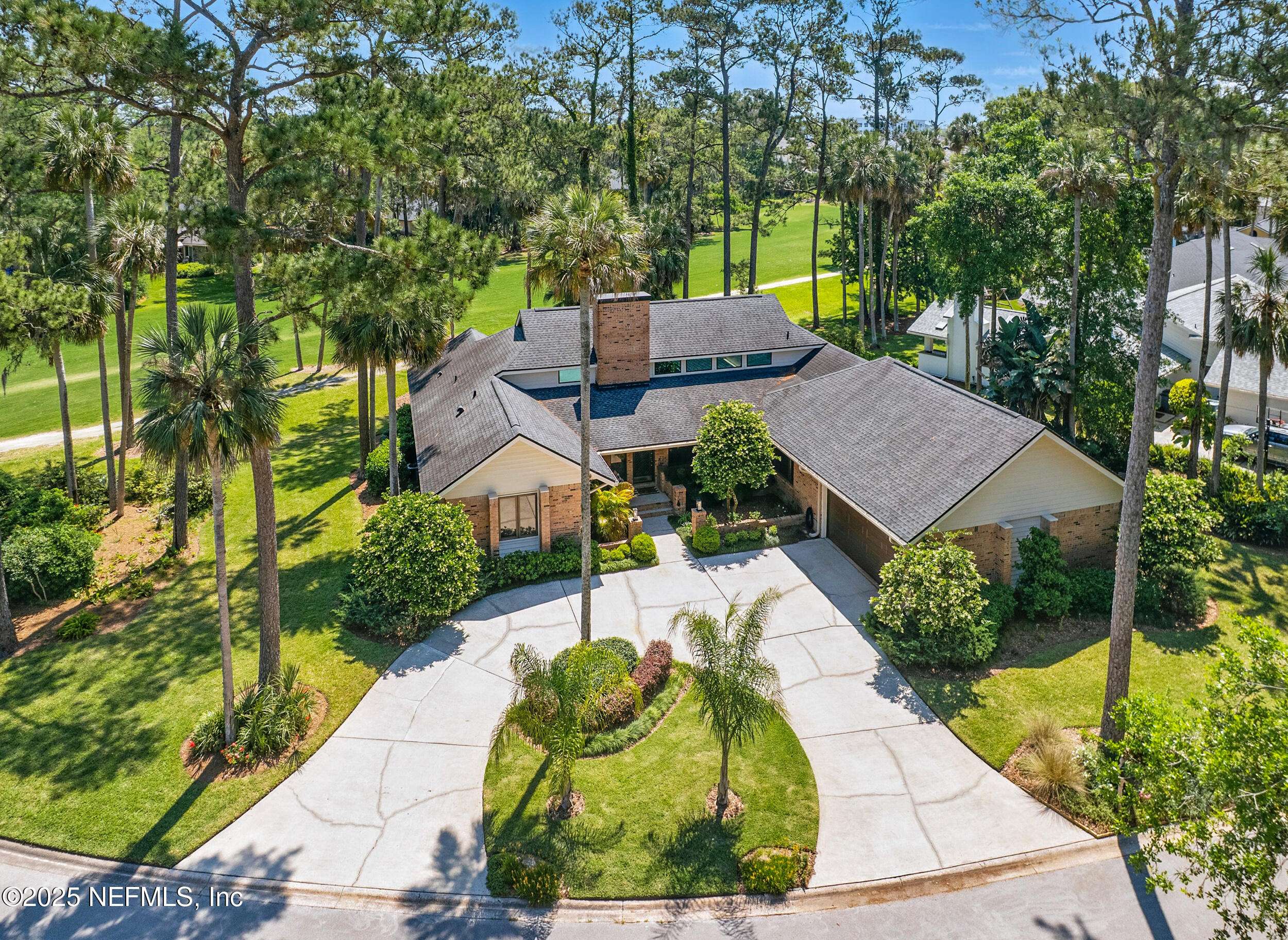 Ponte Vedra Beach, FL 32082,733 PALMERA DR E