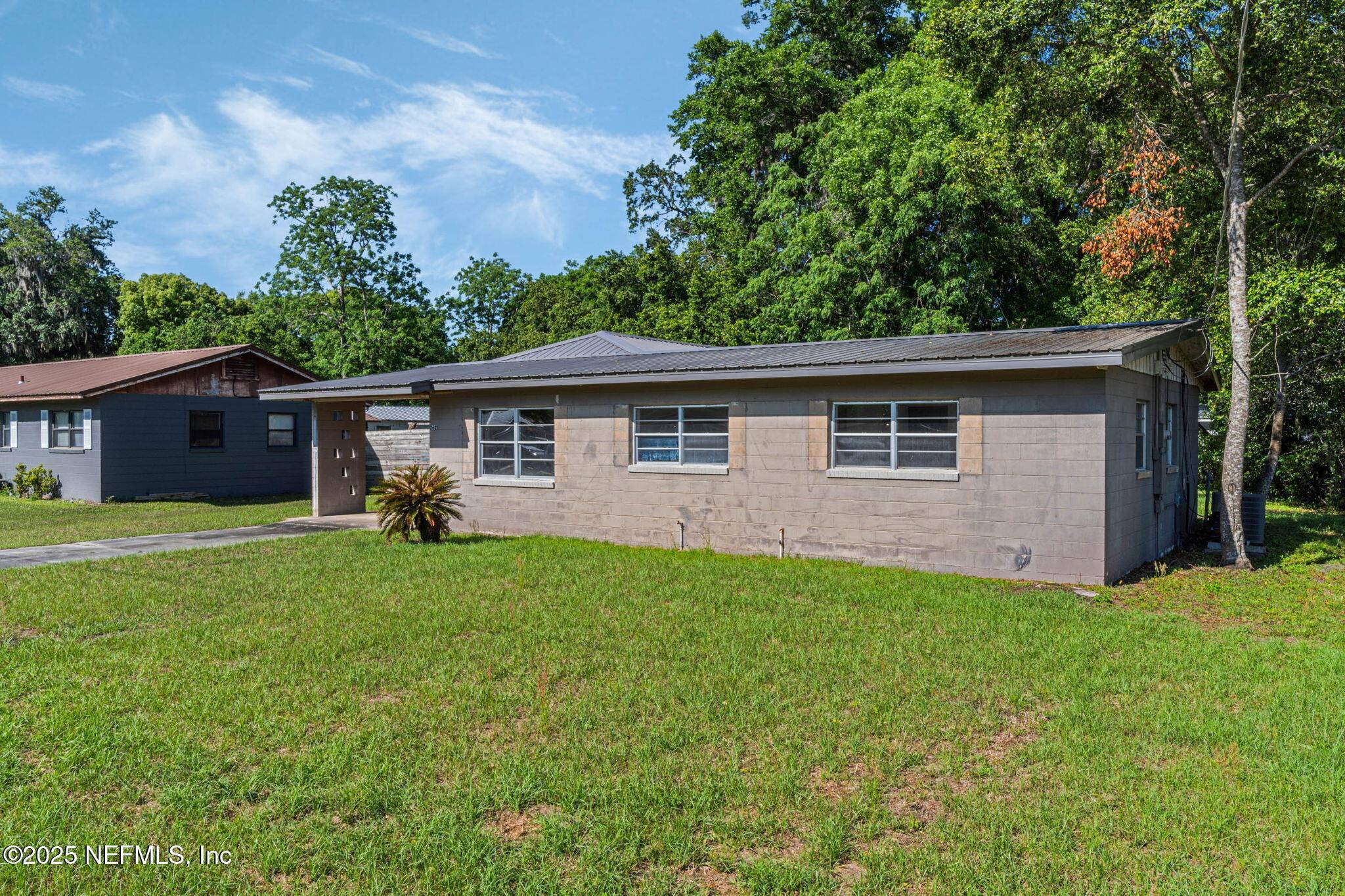 Palatka, FL 32177,2621 GOLF DR