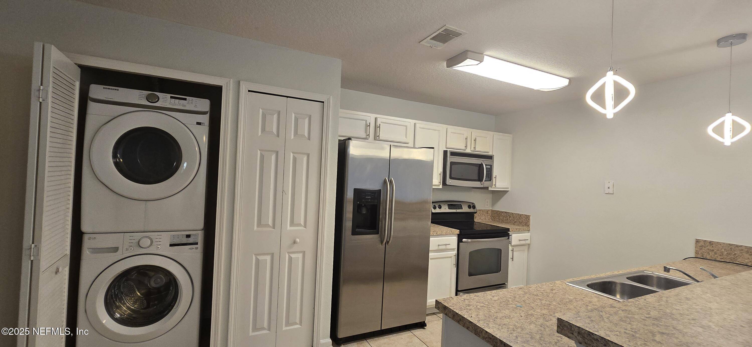 Jacksonville, FL 32244,6915 ORTEGA WOODS DR #3-11
