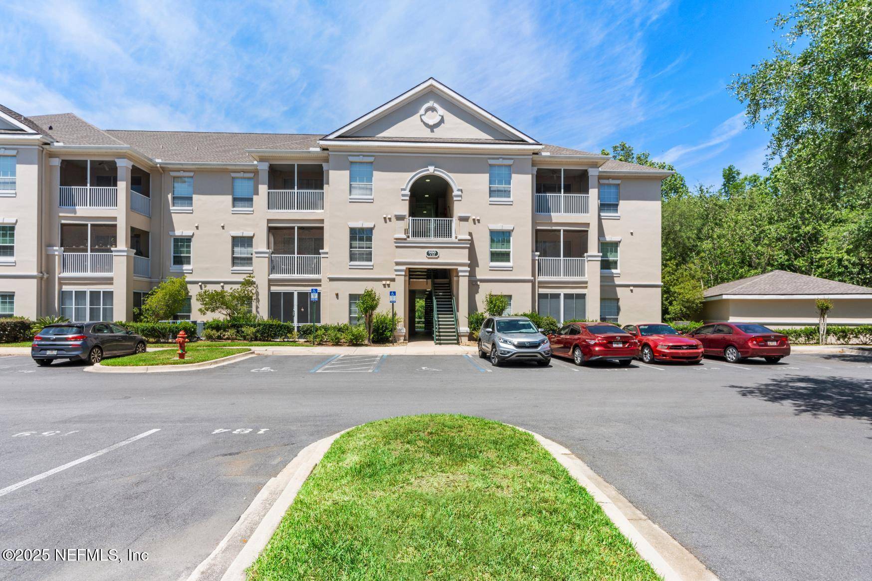 Jacksonville, FL 32216,8601 BEACH BLVD #905