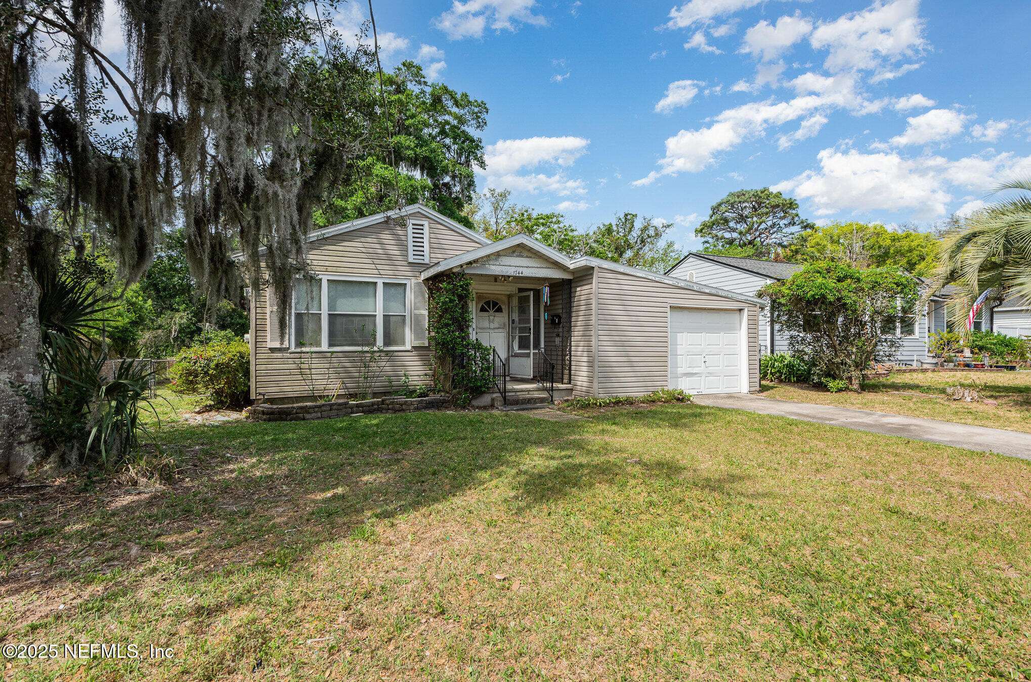 Jacksonville, FL 32207,1744 LILLY RD E