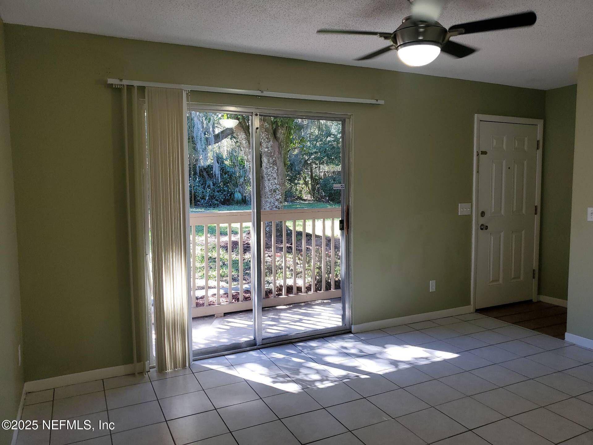 Orange Park, FL 32065,2300 TWELVE OAKS DR #APT B7