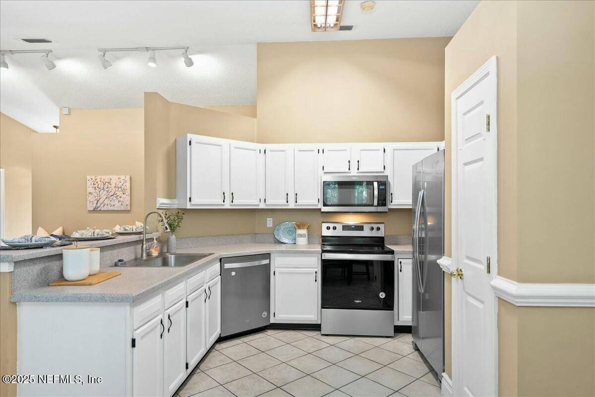 Jacksonville, FL 32216,7810 MORGAN HILL CT