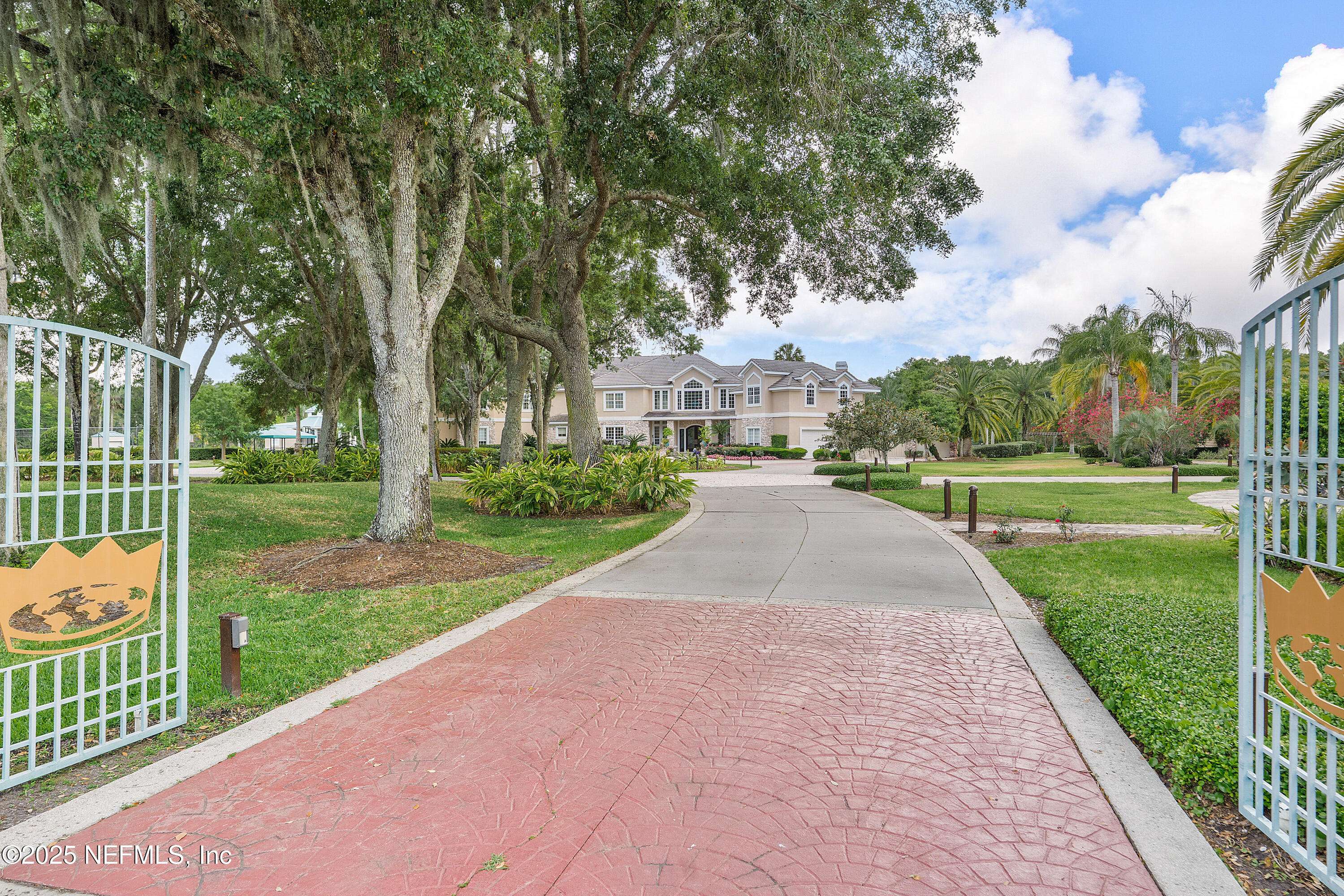 Ponte Vedra Beach, FL 32082,19 S ROSCOE BLVD
