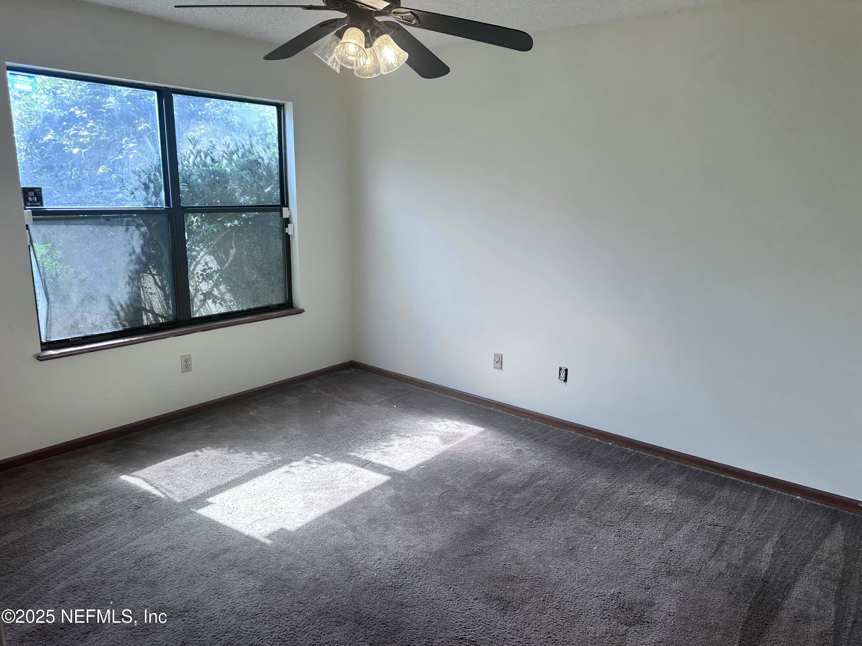 Jacksonville, FL 32210,5463 MARINERS COVE DR