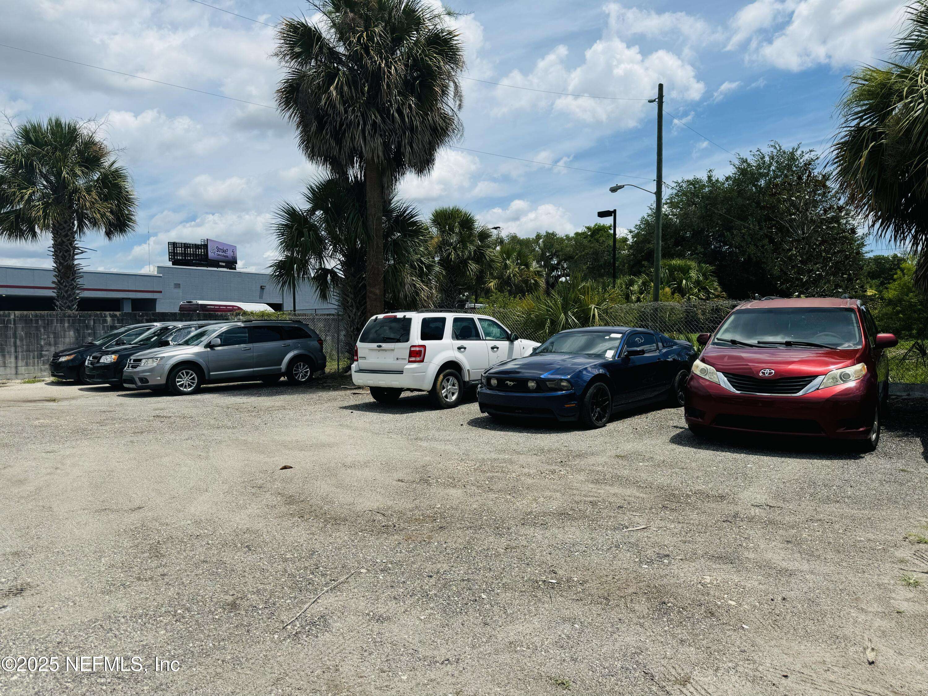 Jacksonville, FL 32207,2559 PHILIPS HWY
