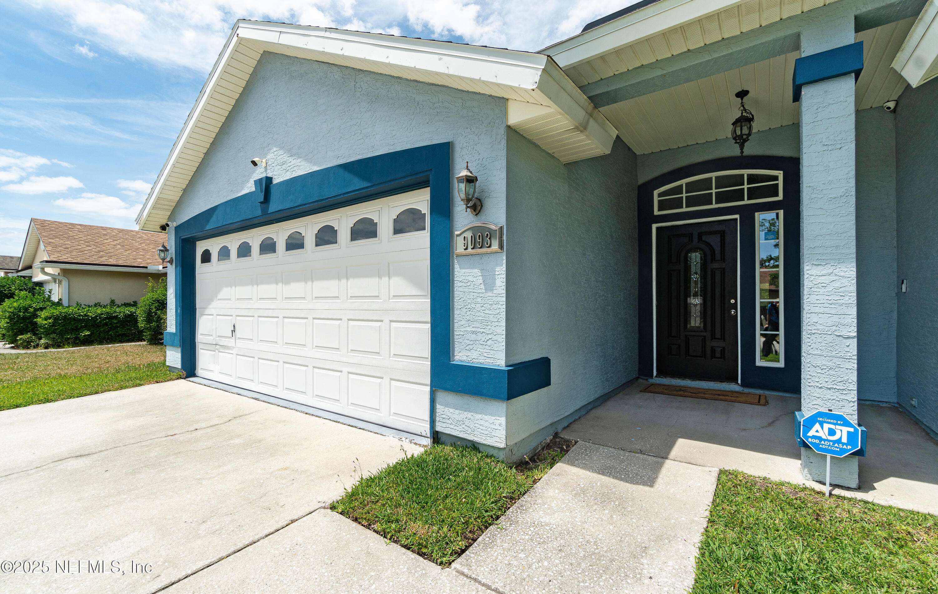 Jacksonville, FL 32244,9093 FALLSMILL DR