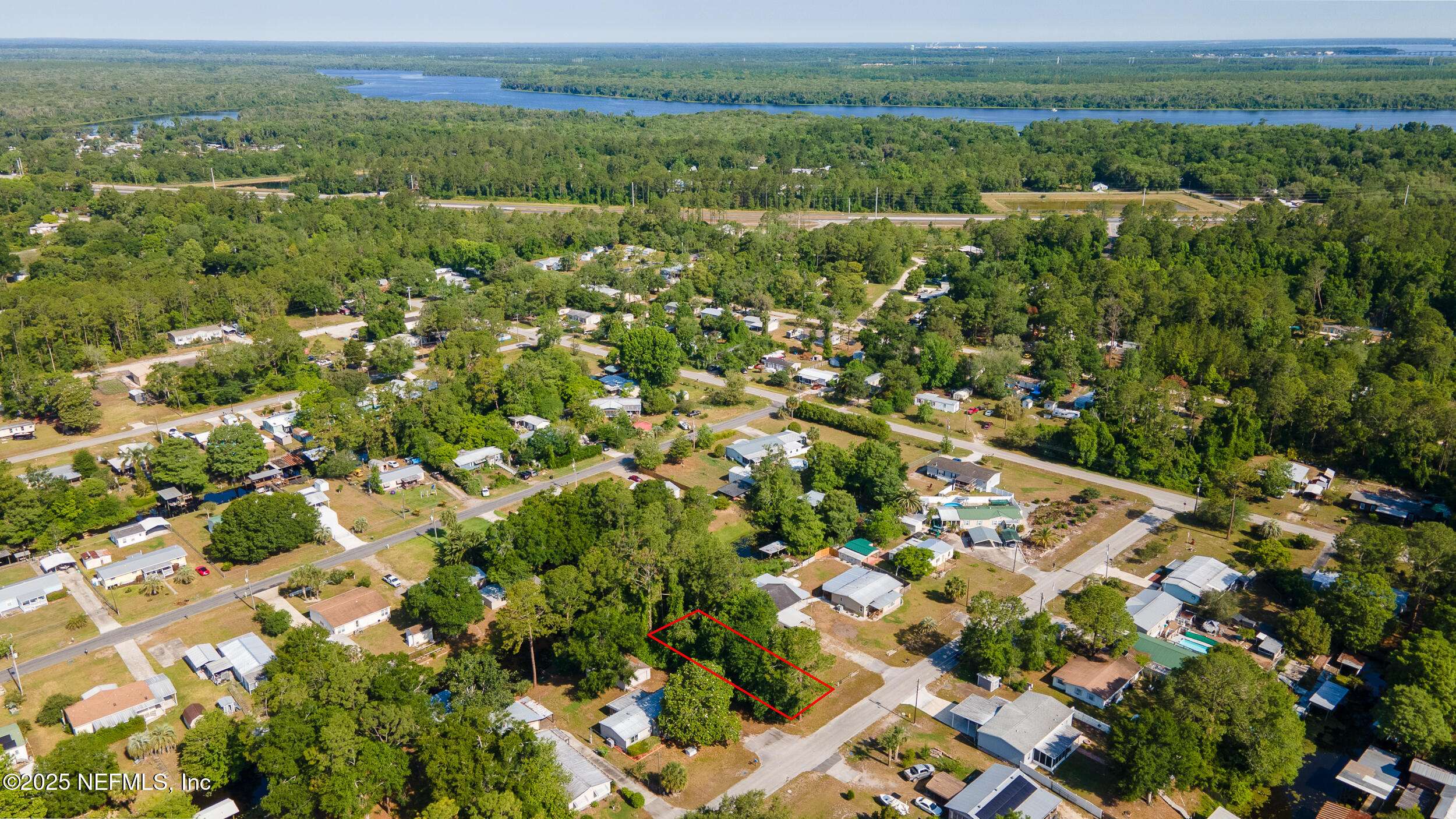 Satsuma, FL 32189,109 SHORELINE AVE