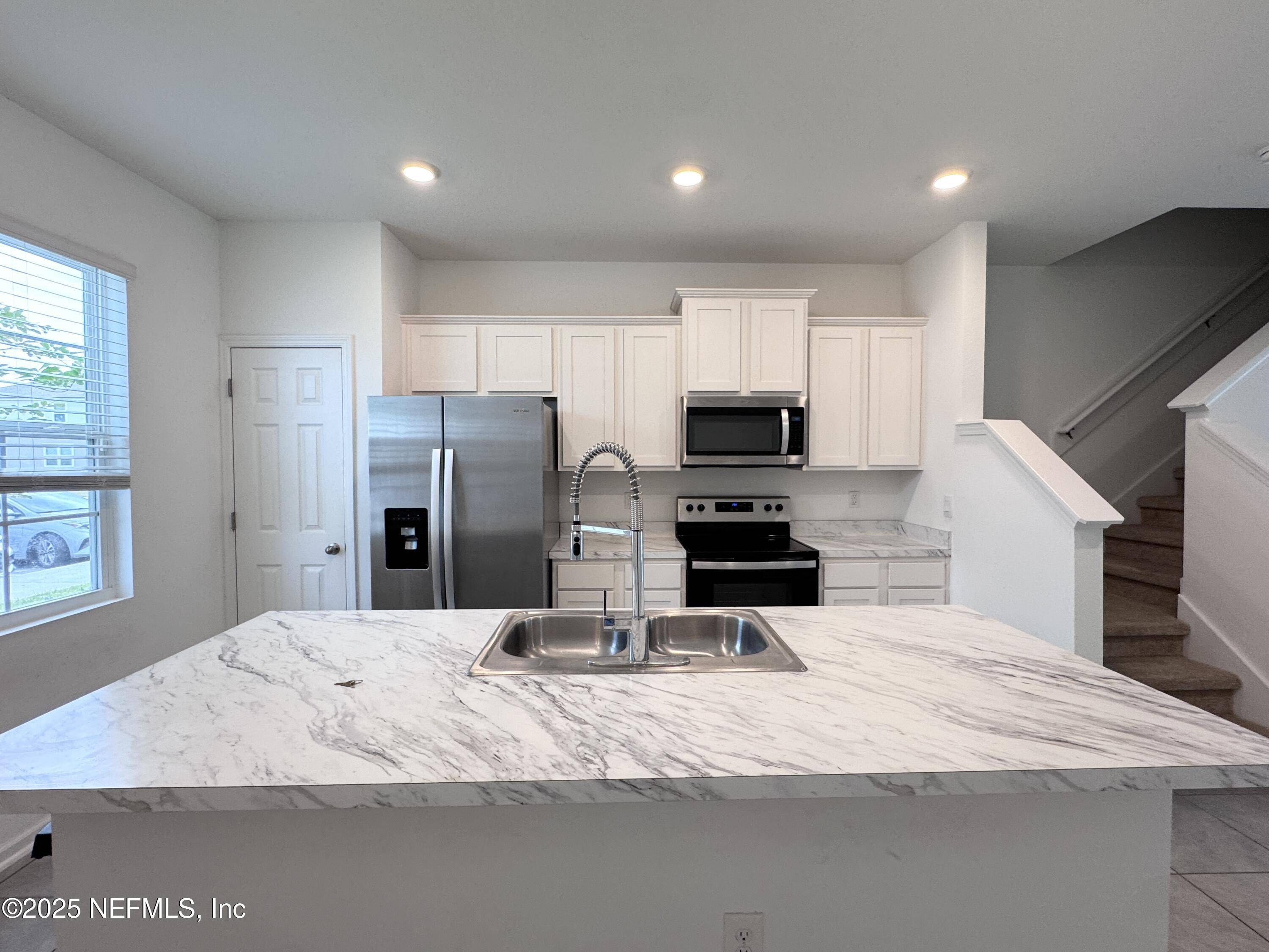 Jacksonville, FL 32256,8334 ZENITH CIR