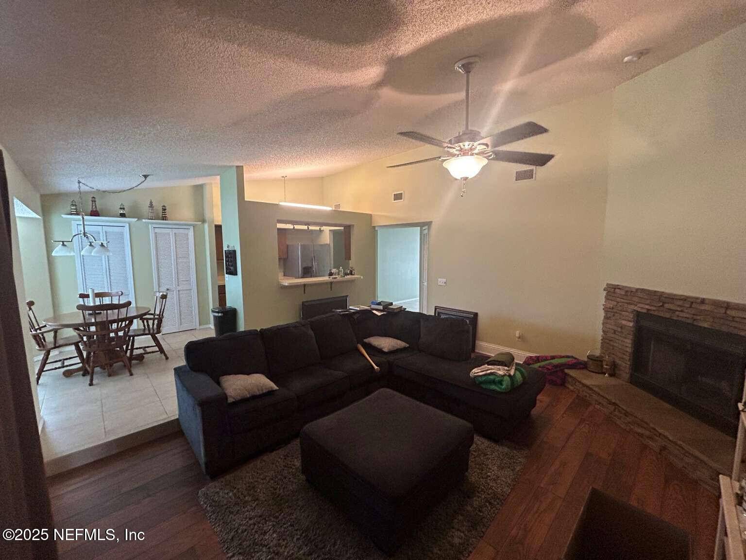 Jacksonville, FL 32221,657 RADNOR LN