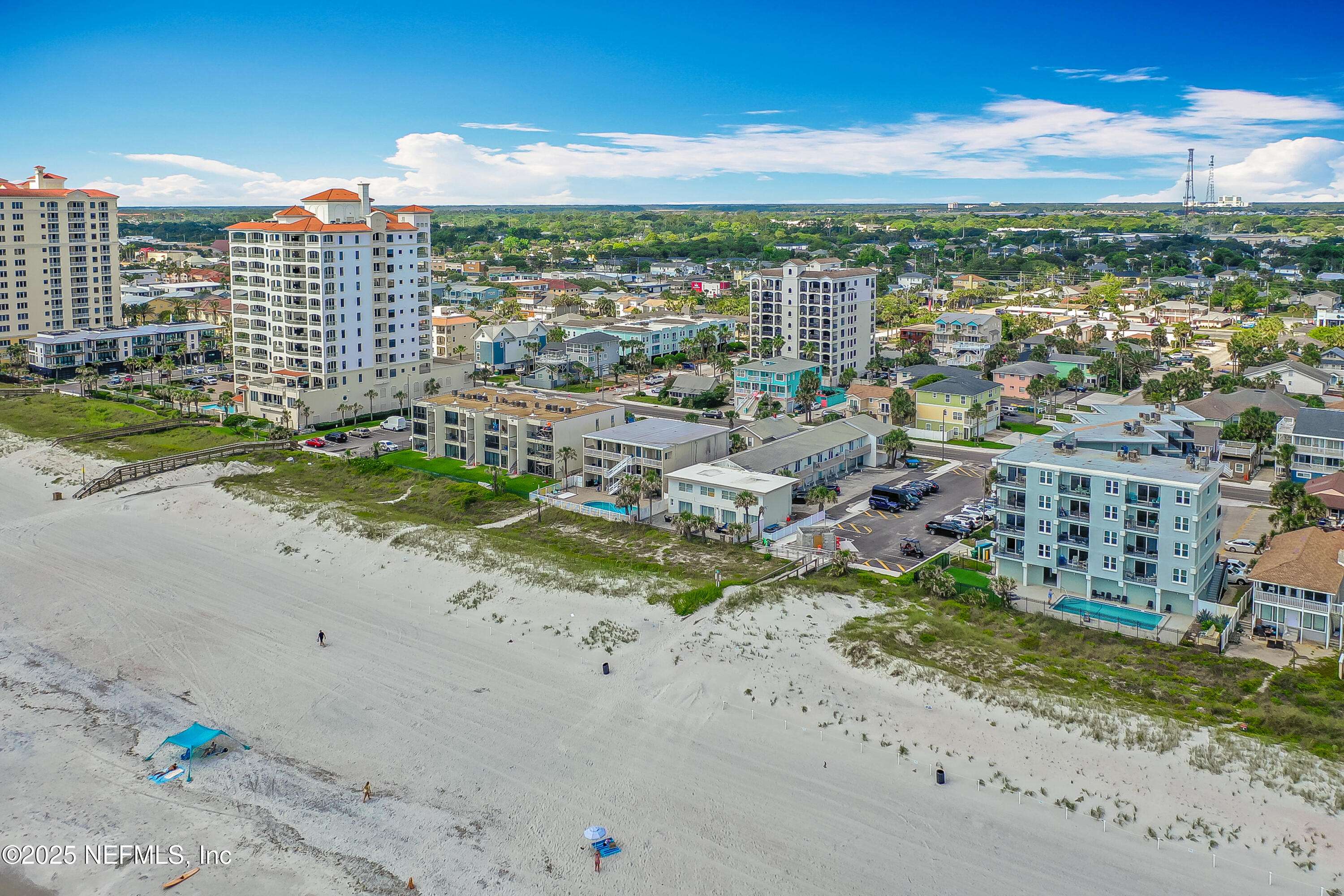 Jacksonville Beach, FL 32250,811 1ST ST S #1