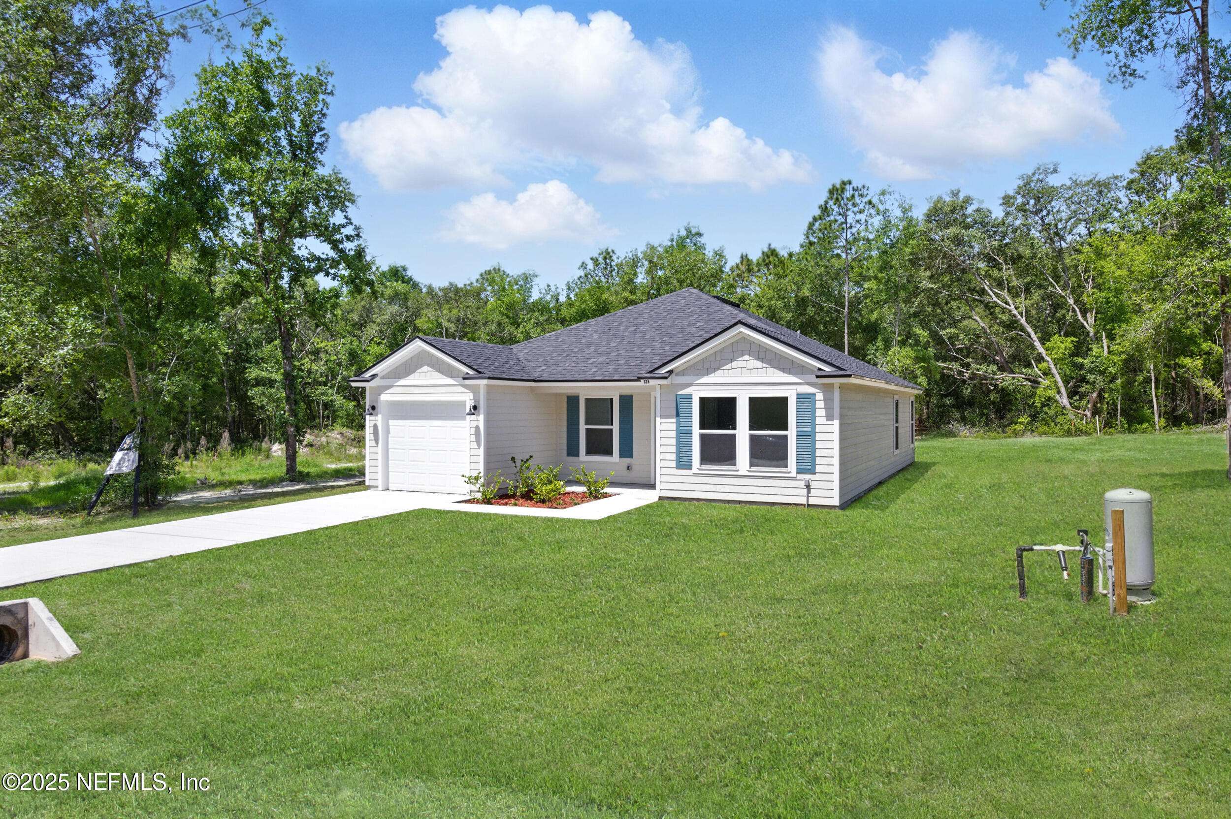 Satsuma, FL 32189,325 RUSTIC RD