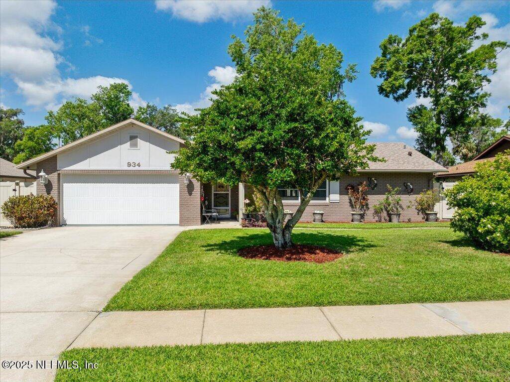 Port Orange, FL 32127,934 TALL PINE DR
