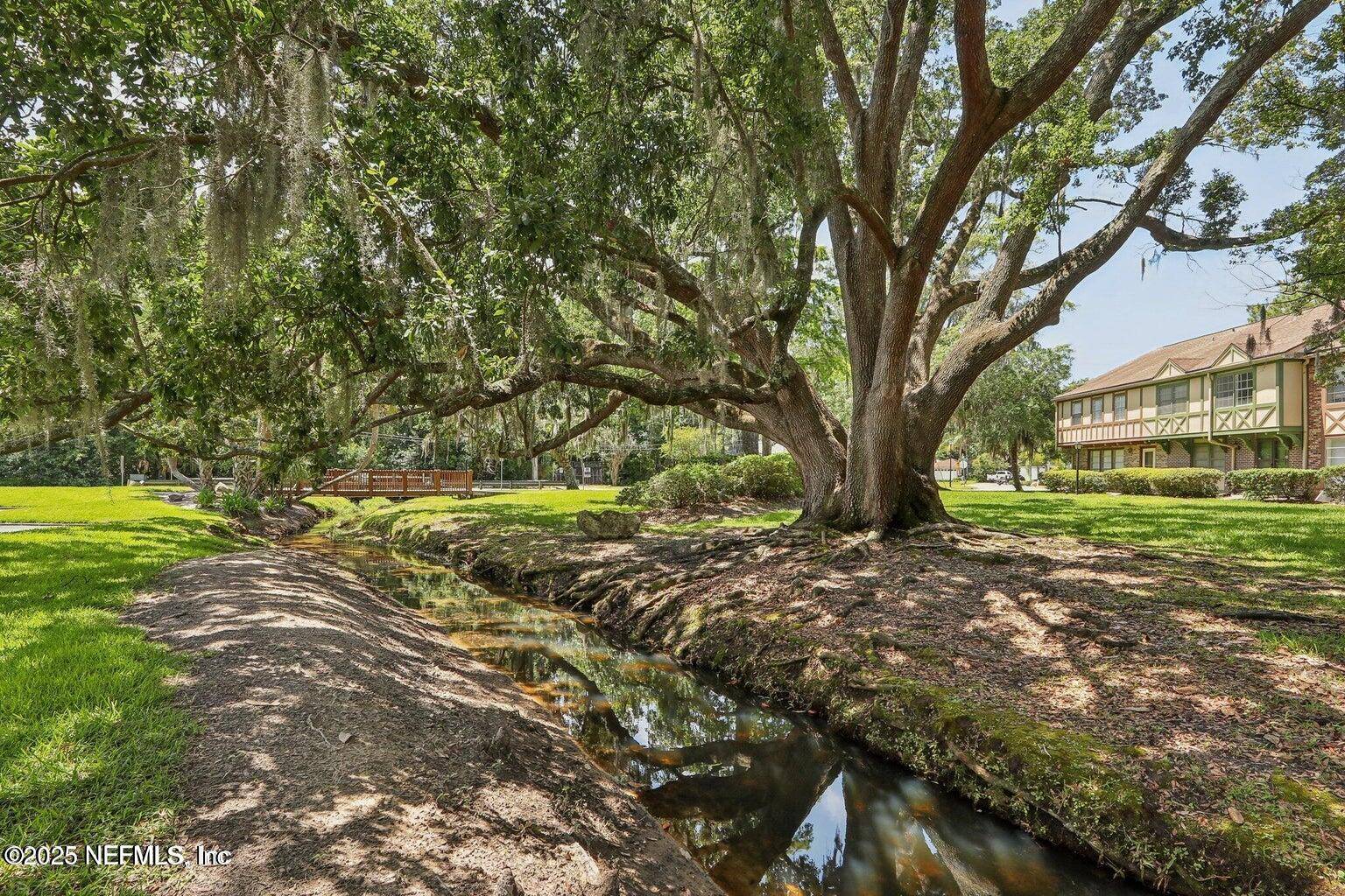 Jacksonville, FL 32217,8209 KENSINGTON SQ