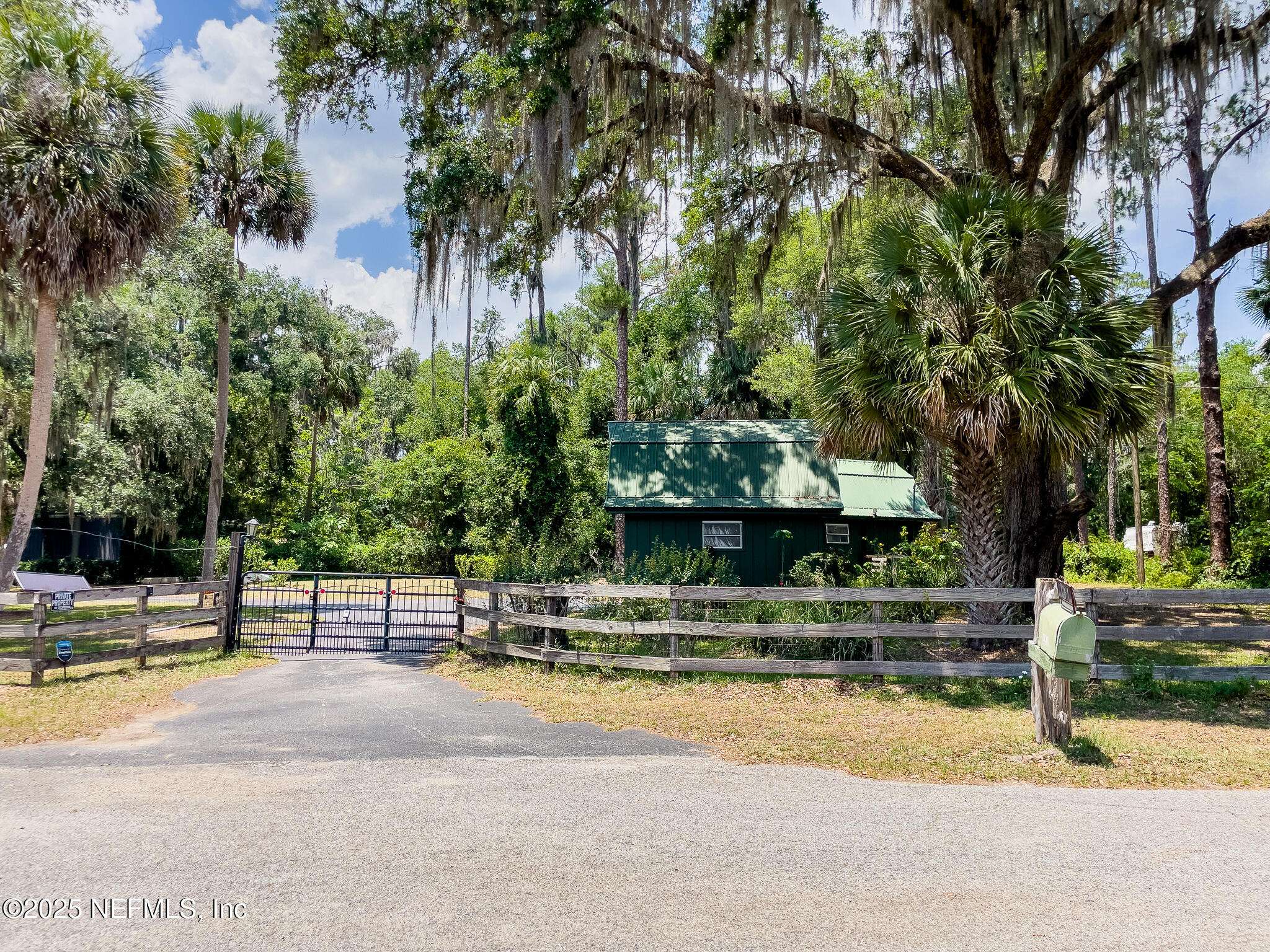 Silver Springs, FL 34488,2292 SE 170TH AVENUE RD