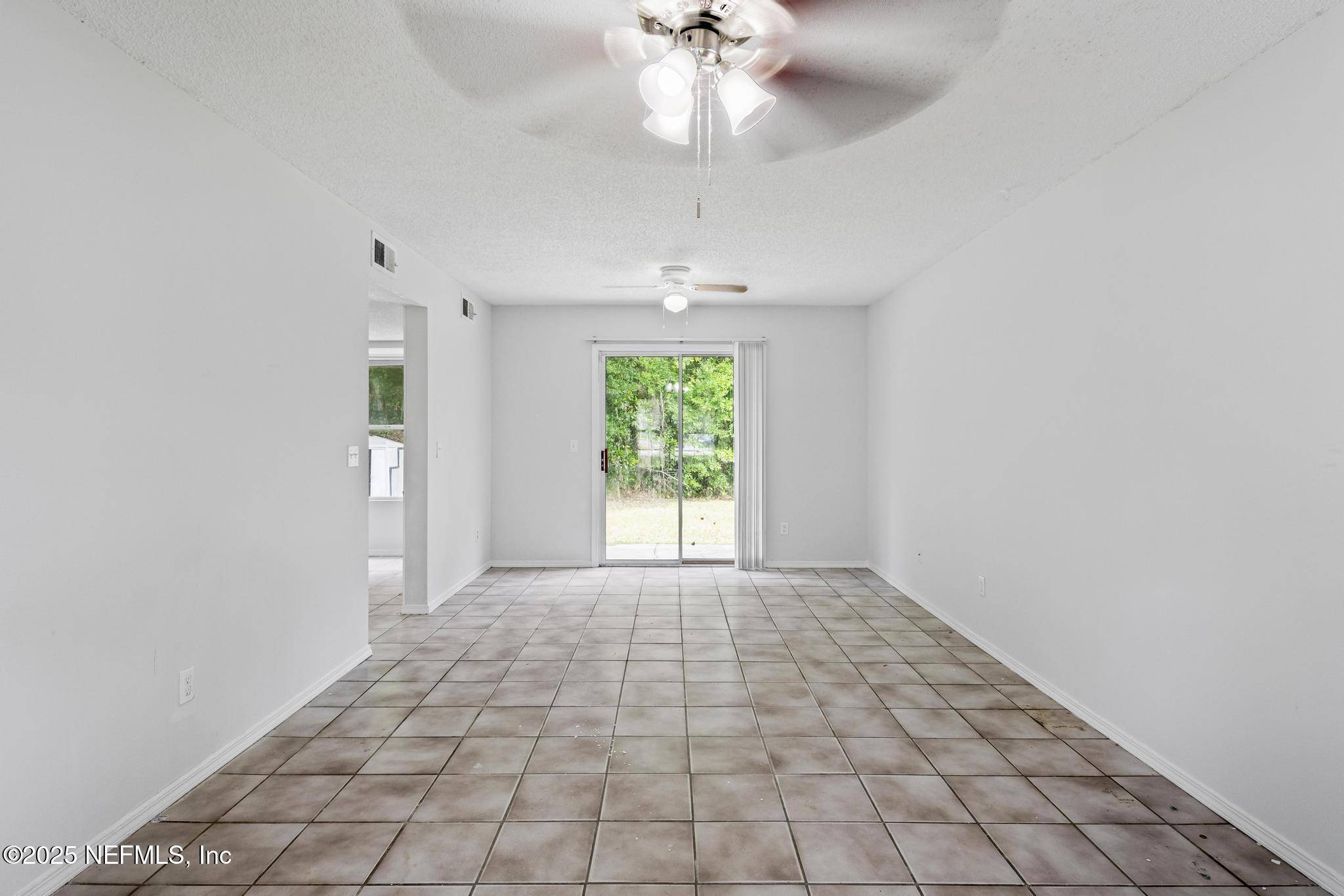 Jacksonville, FL 32225,517 TUXEDO CT