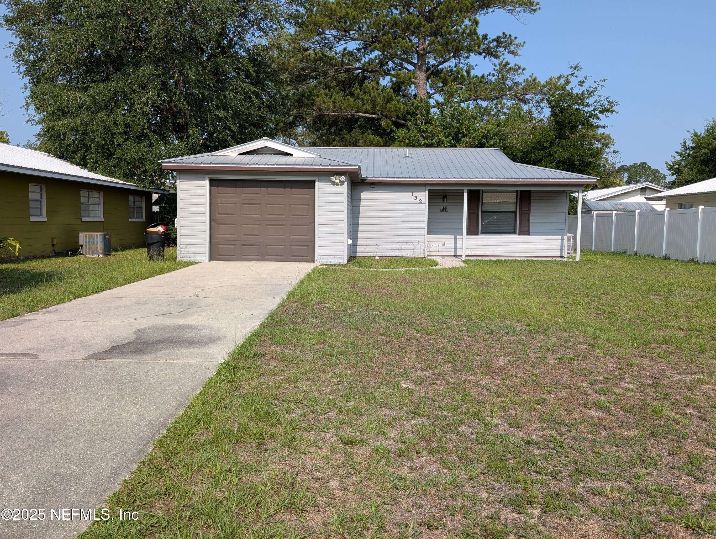 Interlachen, FL 32148,132 PARK RD
