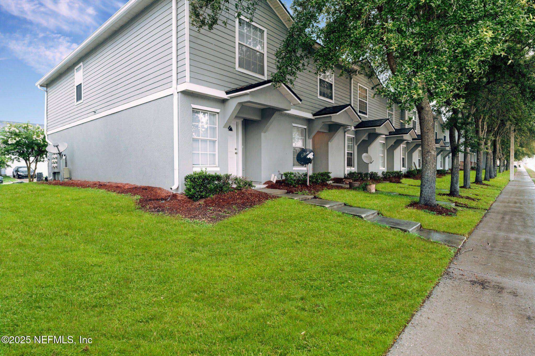 Jacksonville, FL 32210,8446 MCGIRTS VILLAGE LN