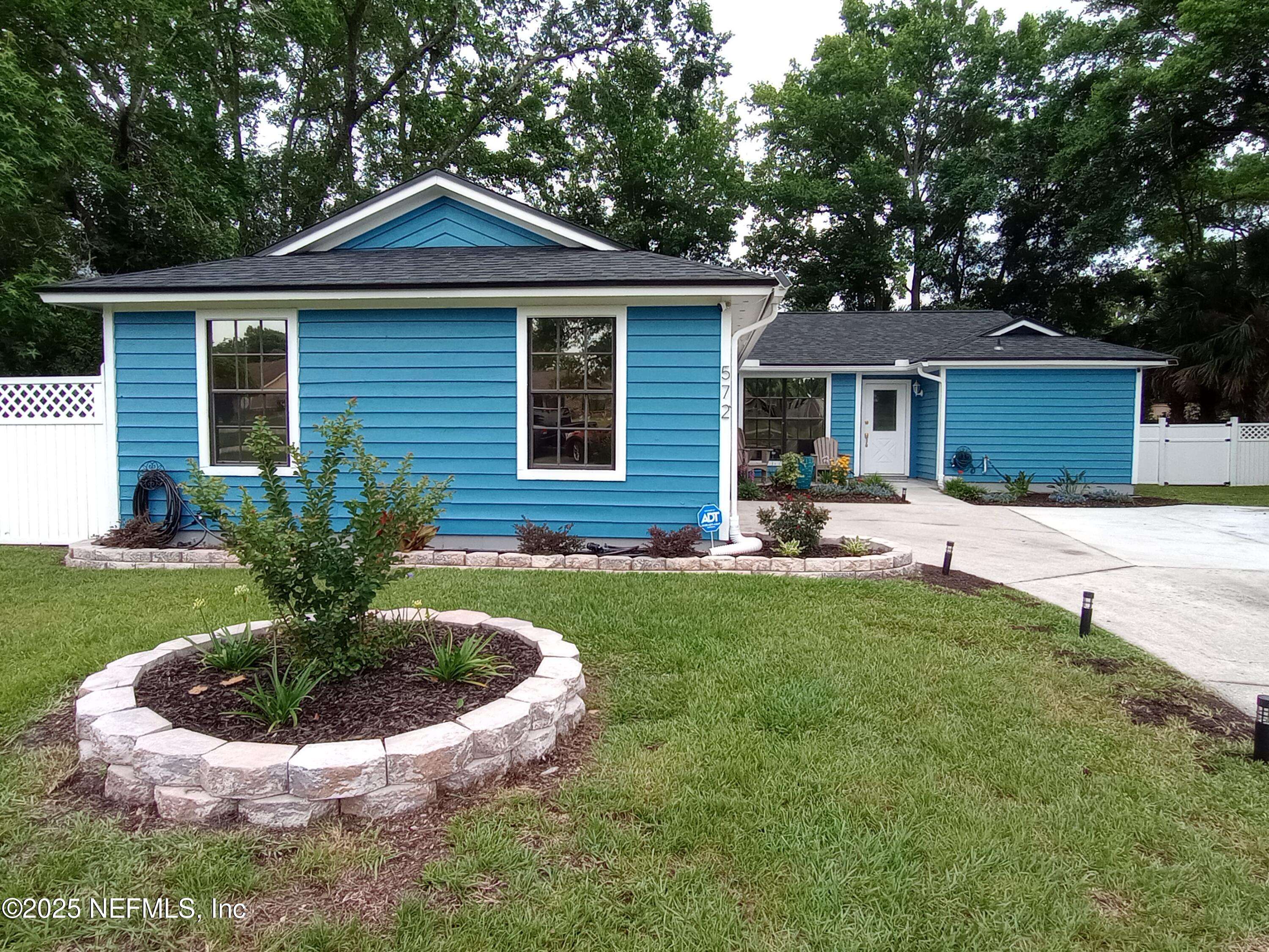 Orange Park, FL 32073,572 CONSTITUTION DR